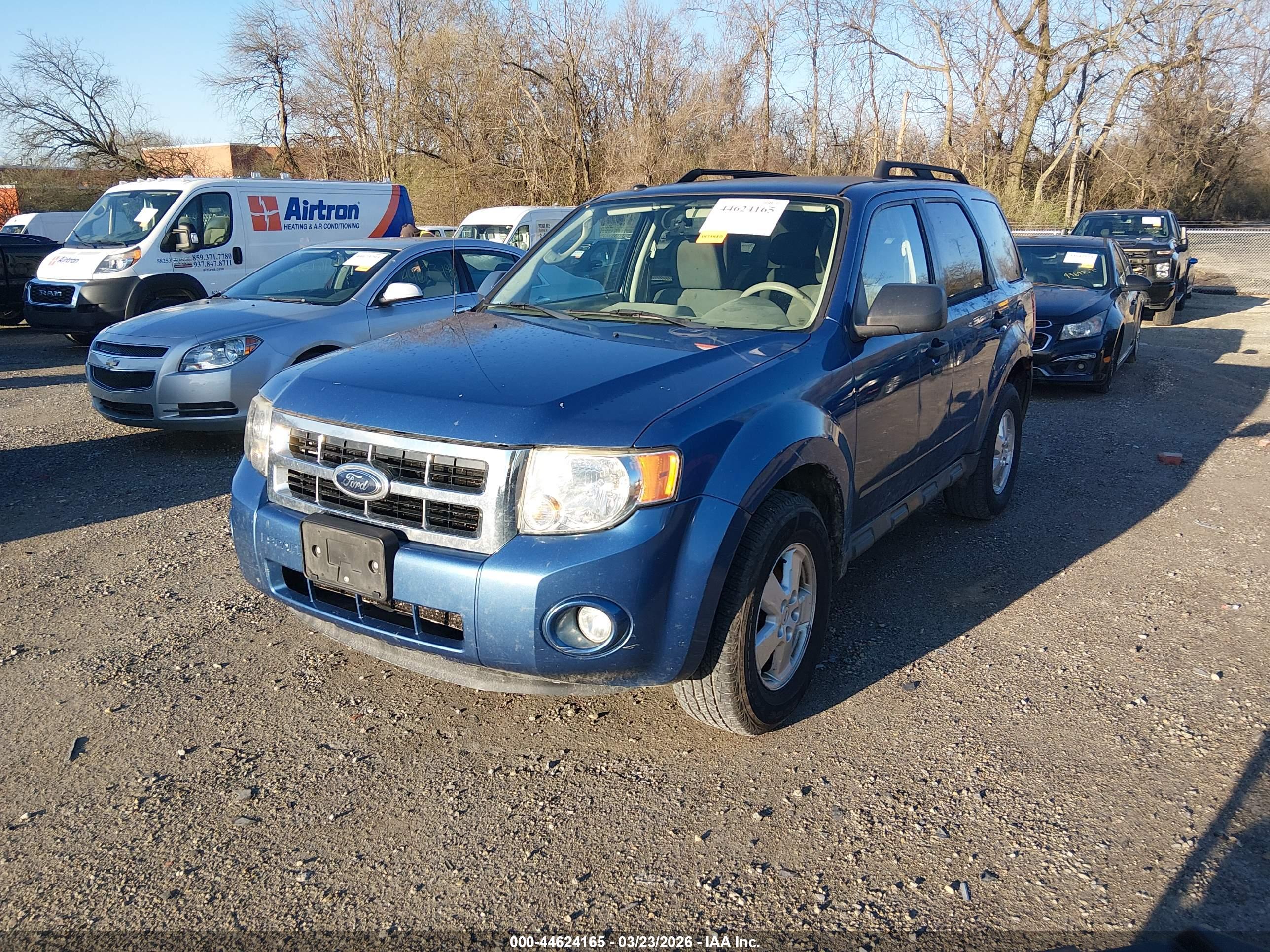 FORD ESCAPE image 2