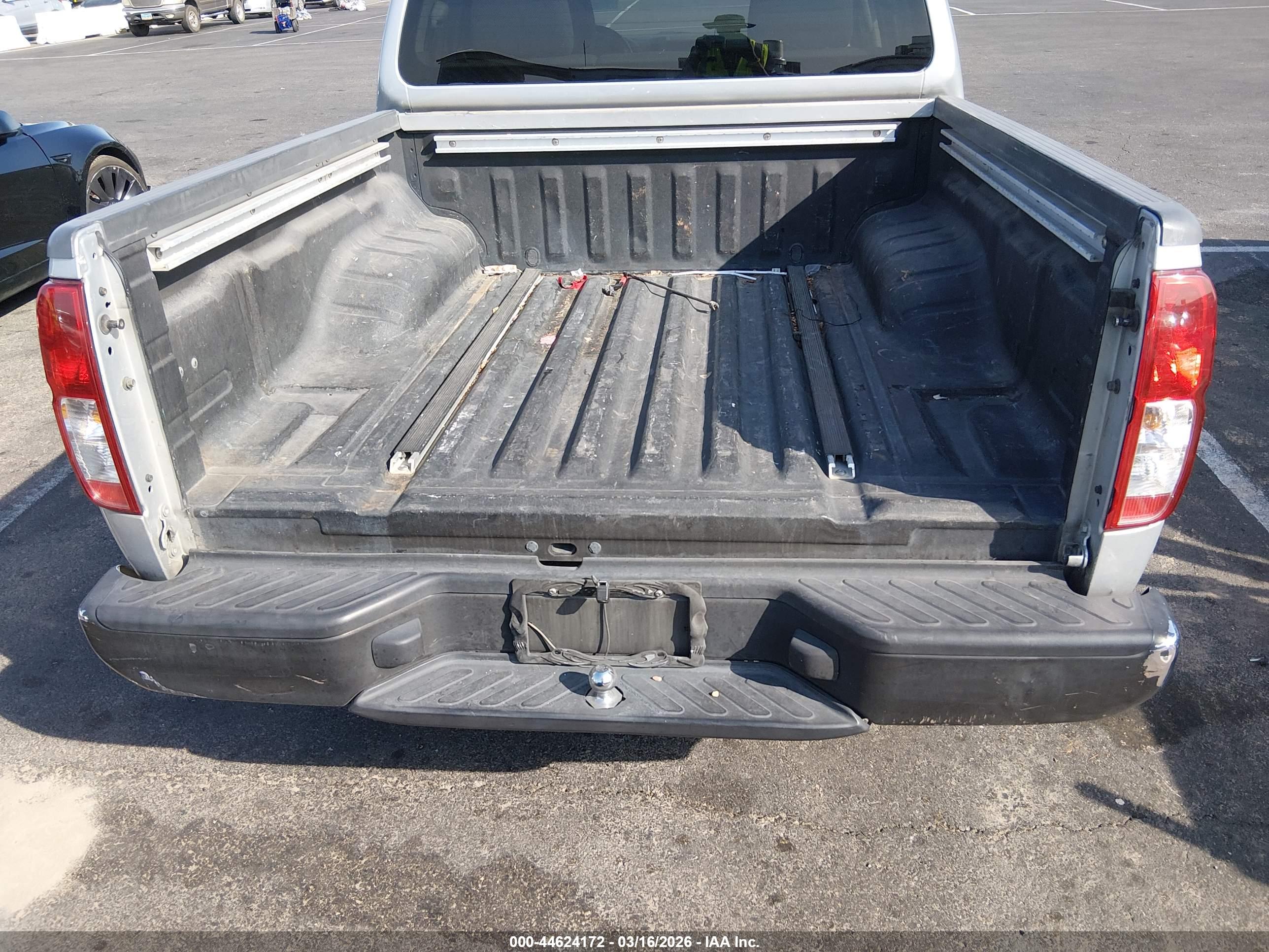 NISSAN FRONTIER image 6
