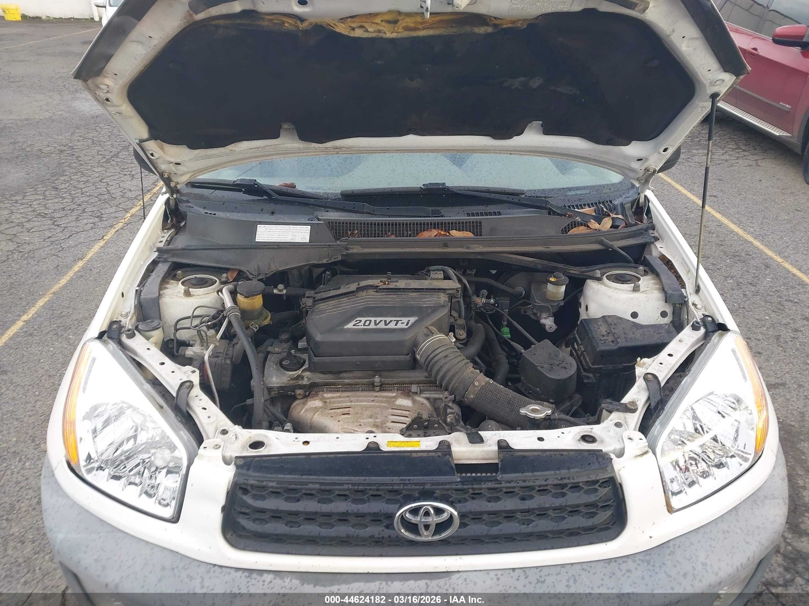 TOYOTA RAV4 image 10