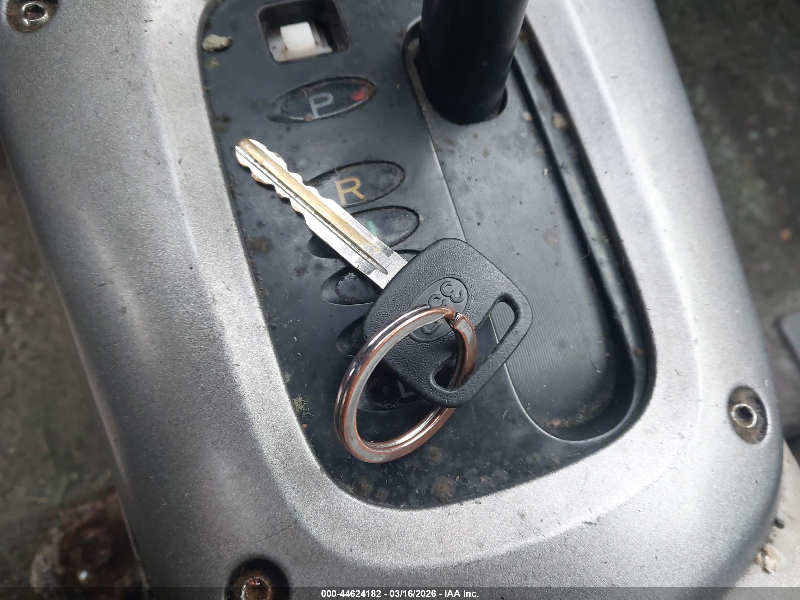 TOYOTA RAV4 image 11