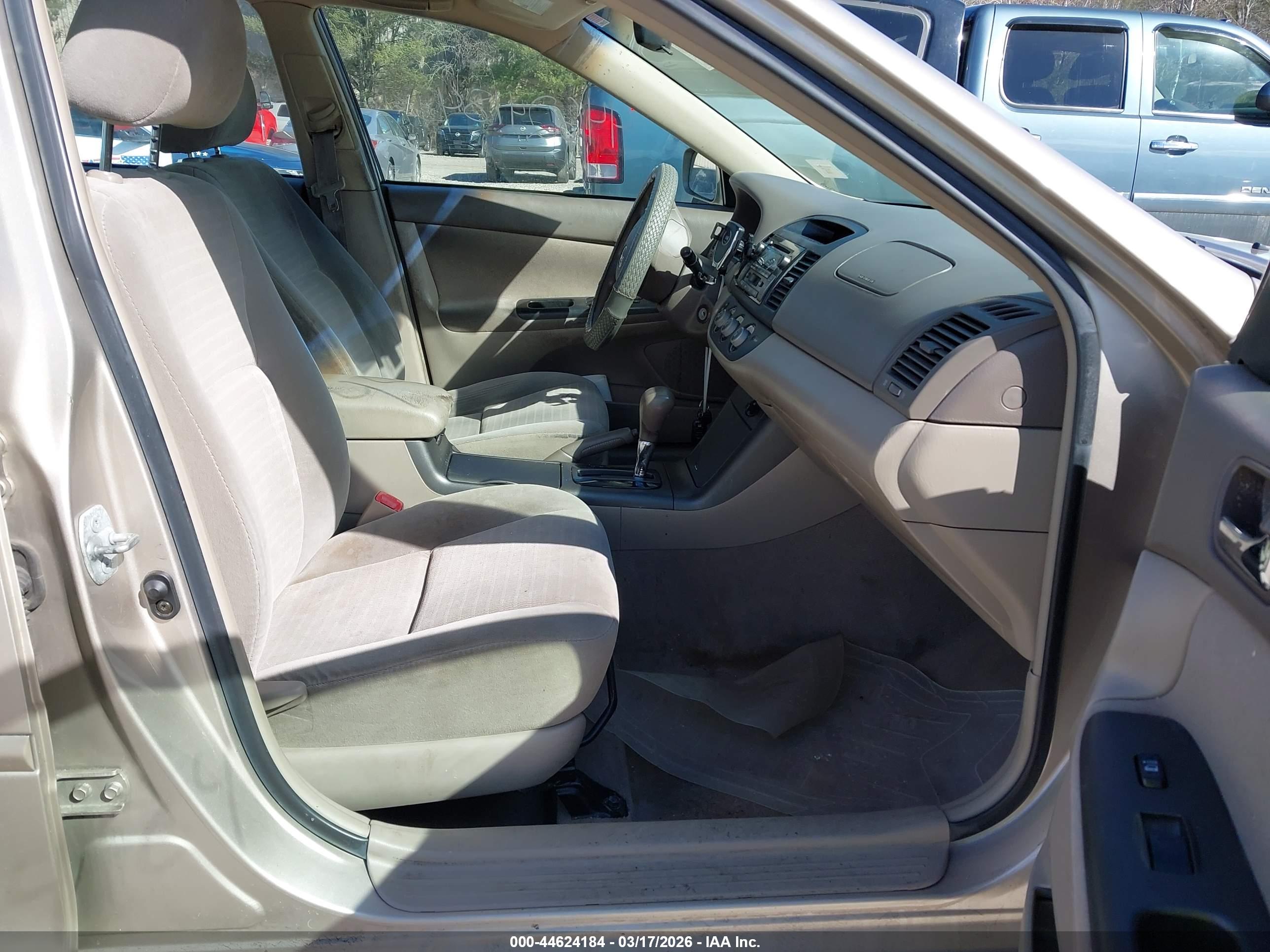 TOYOTA CAMRY image 5