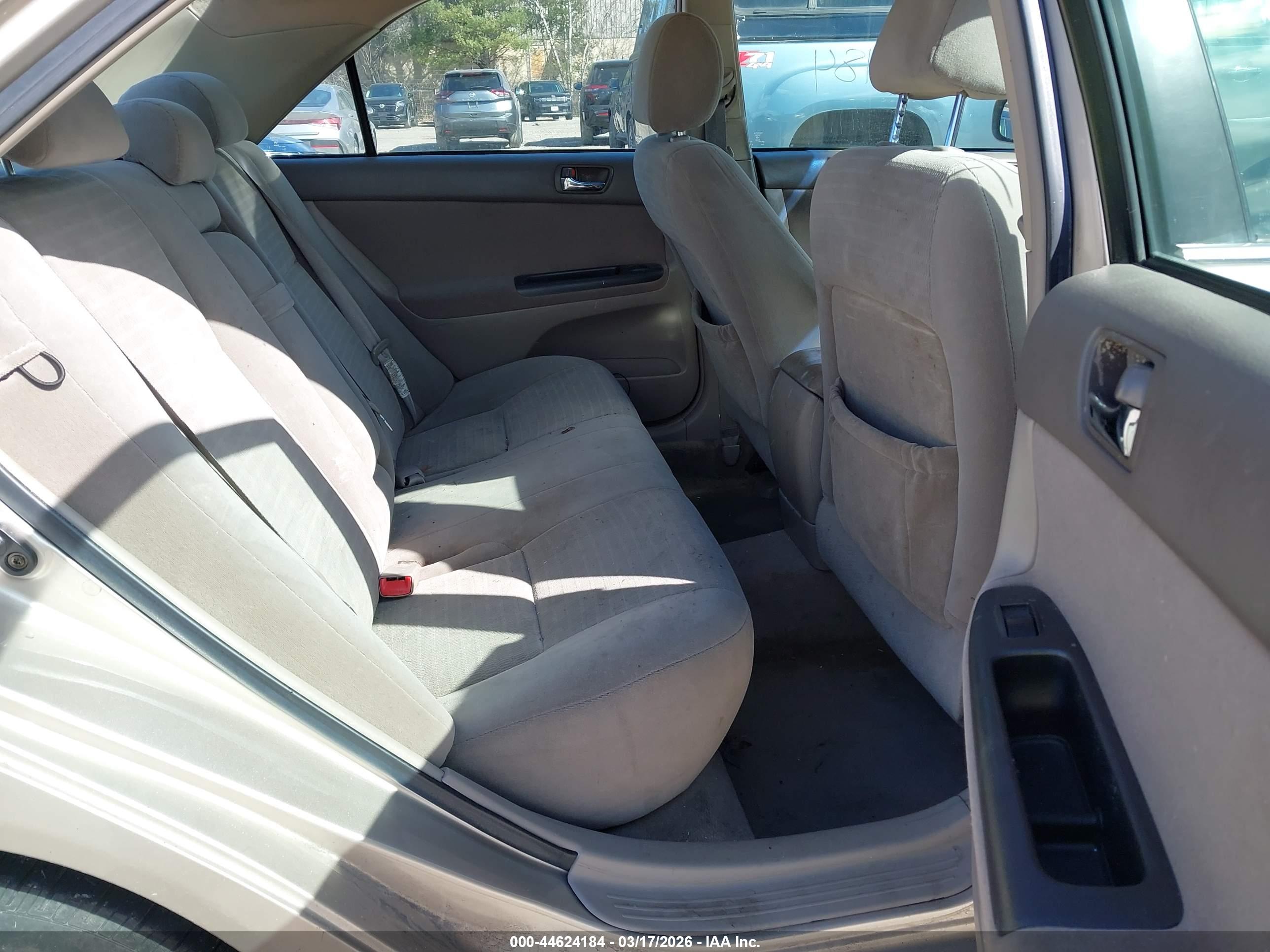TOYOTA CAMRY image 8