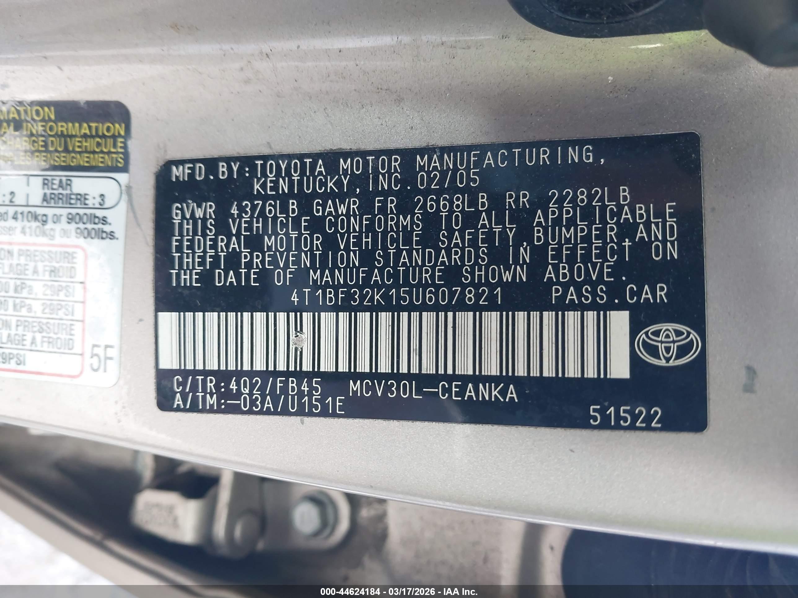 TOYOTA CAMRY image 9
