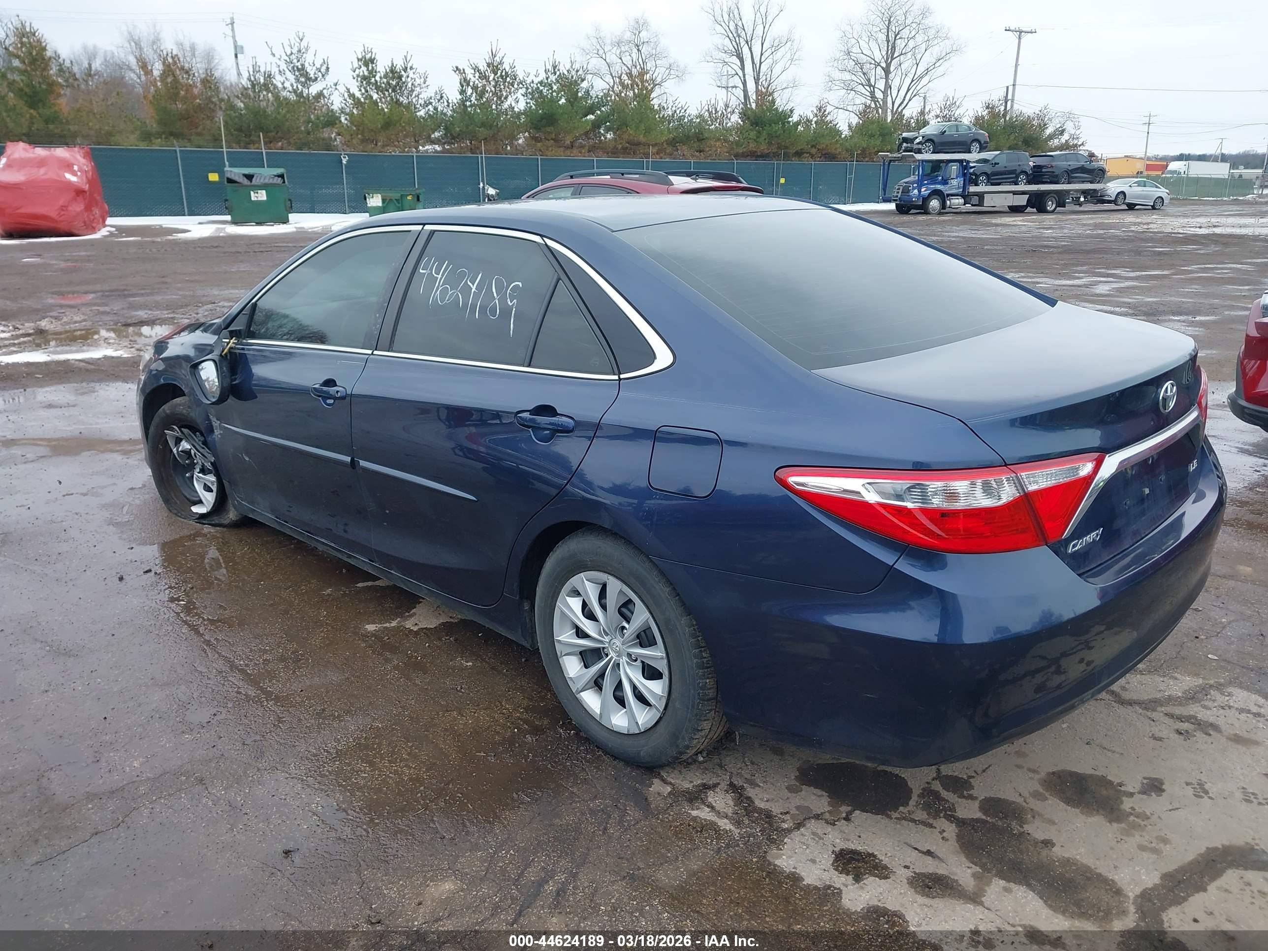 TOYOTA CAMRY image 3