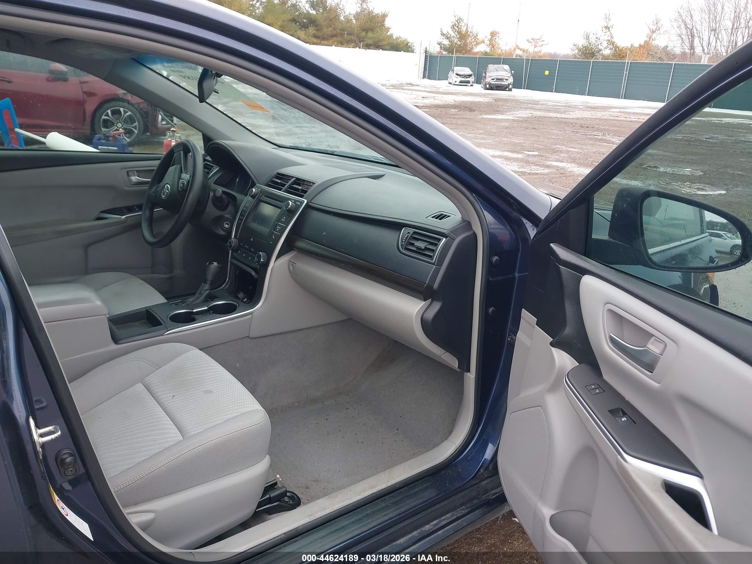 TOYOTA CAMRY image 5
