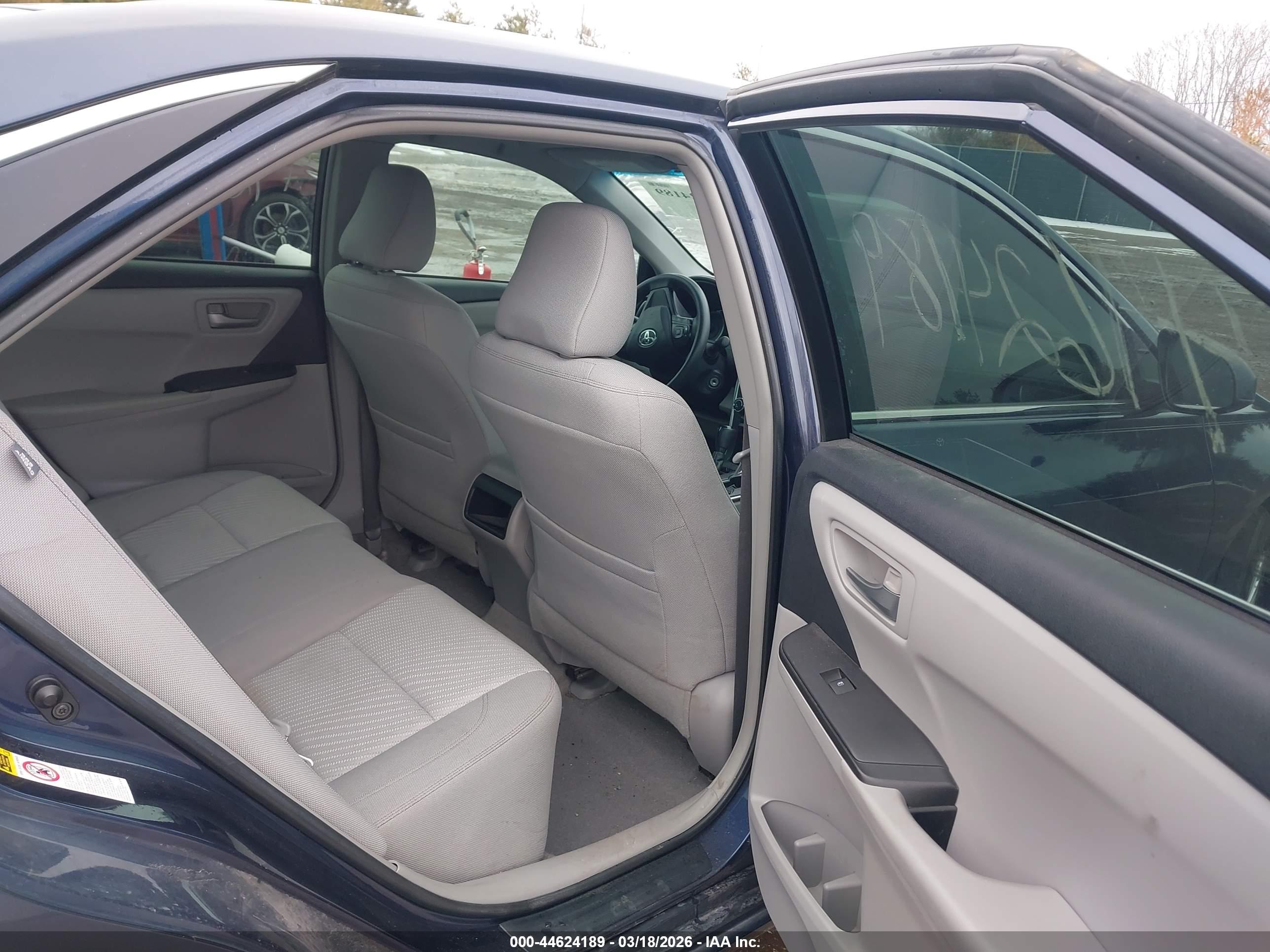 TOYOTA CAMRY image 8