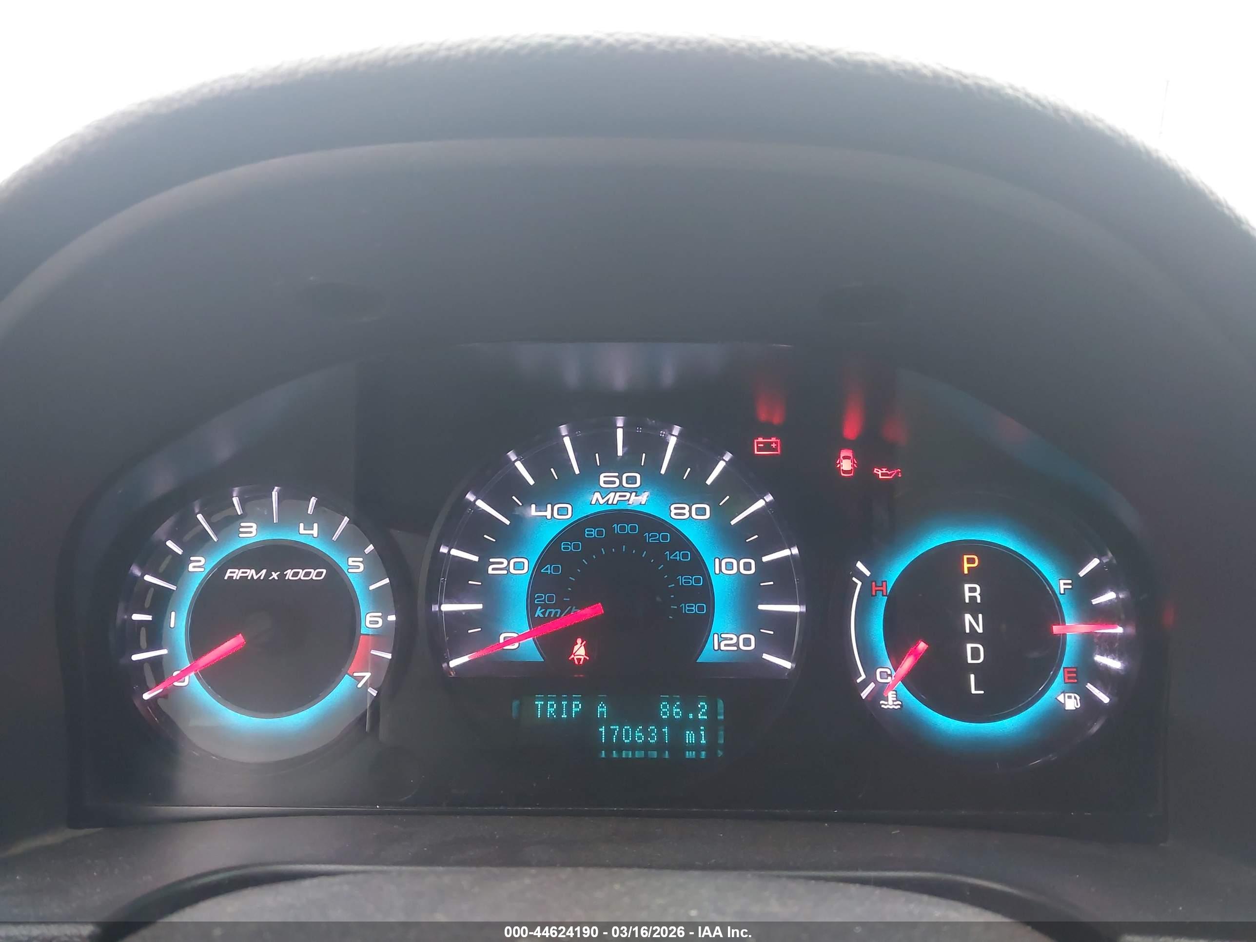 FORD FUSION image 7