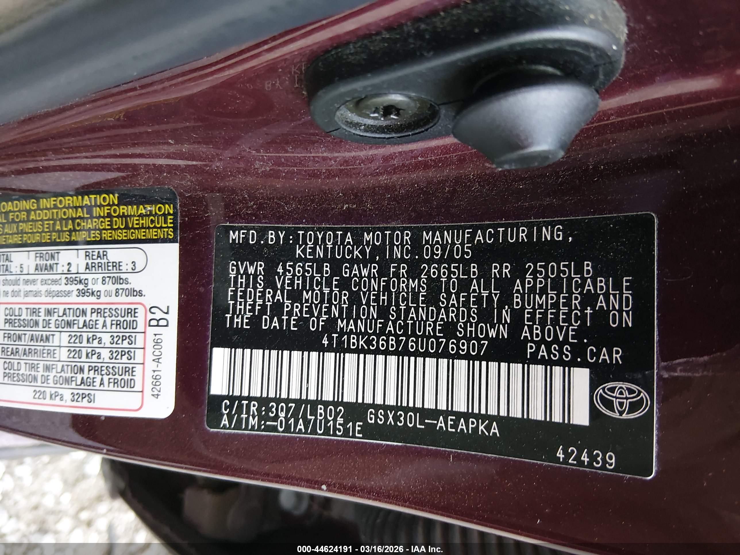 TOYOTA AVALON image 9