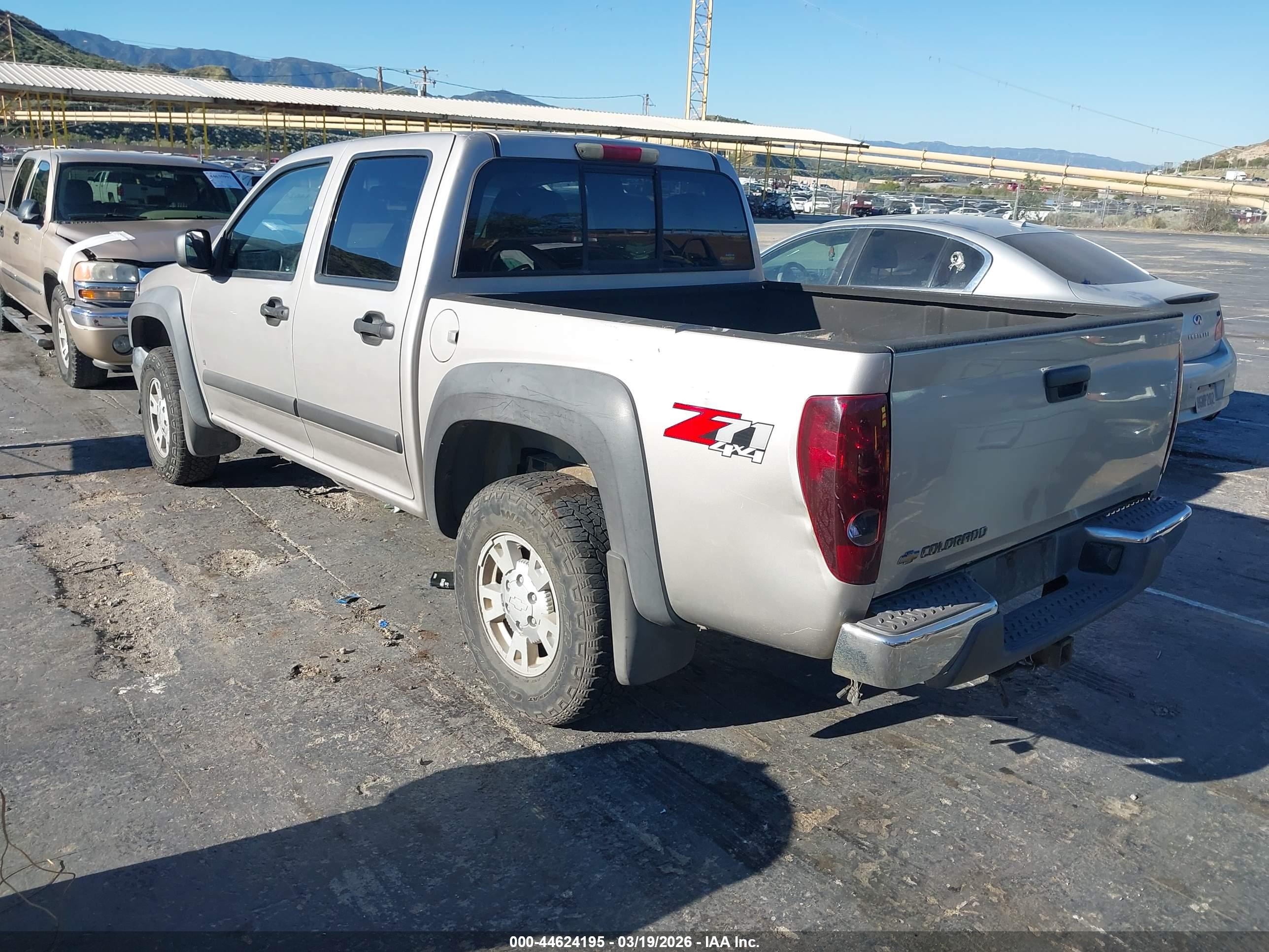 CHEVROLET COLORADO image 3