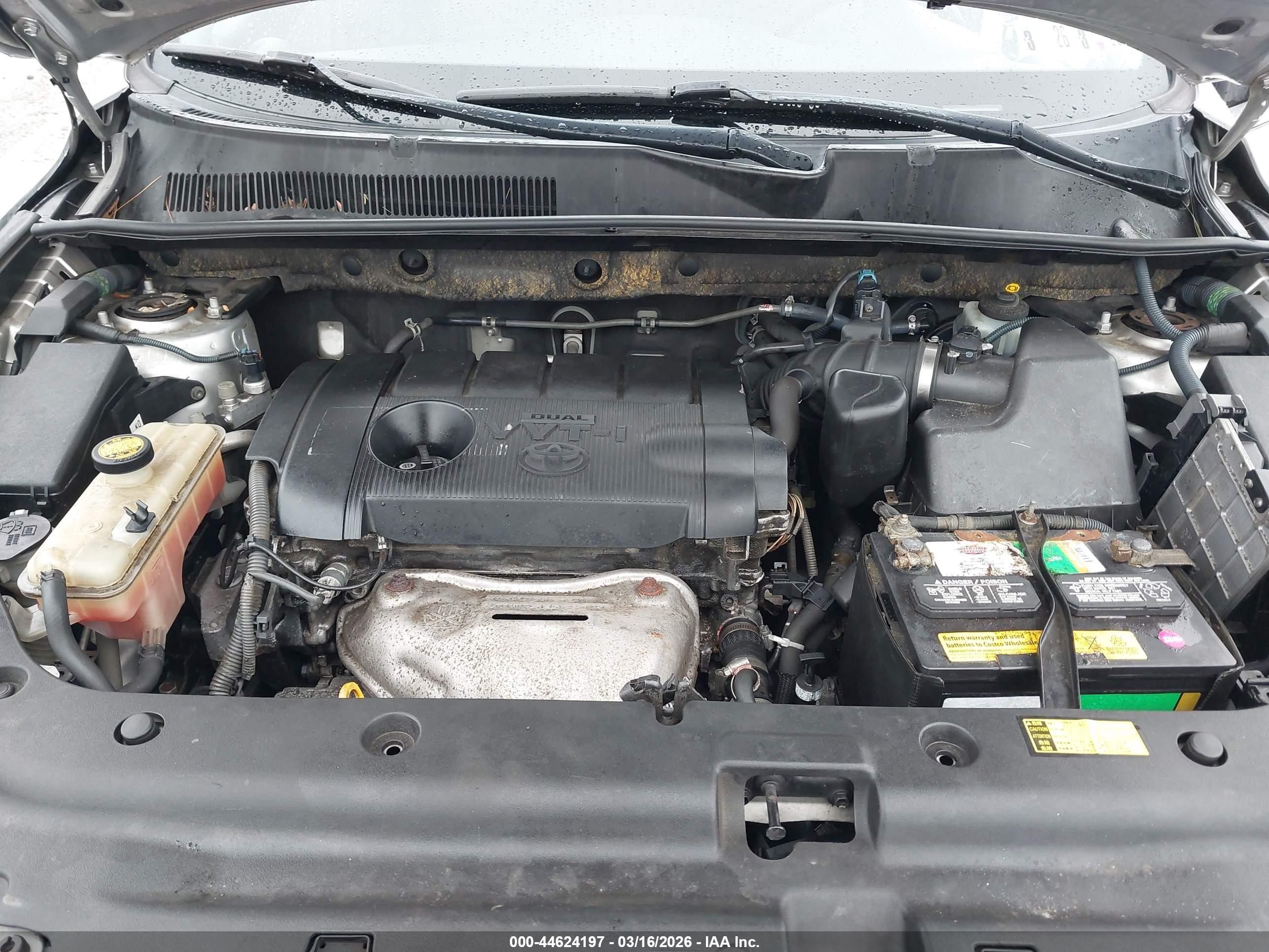 TOYOTA RAV4 image 10