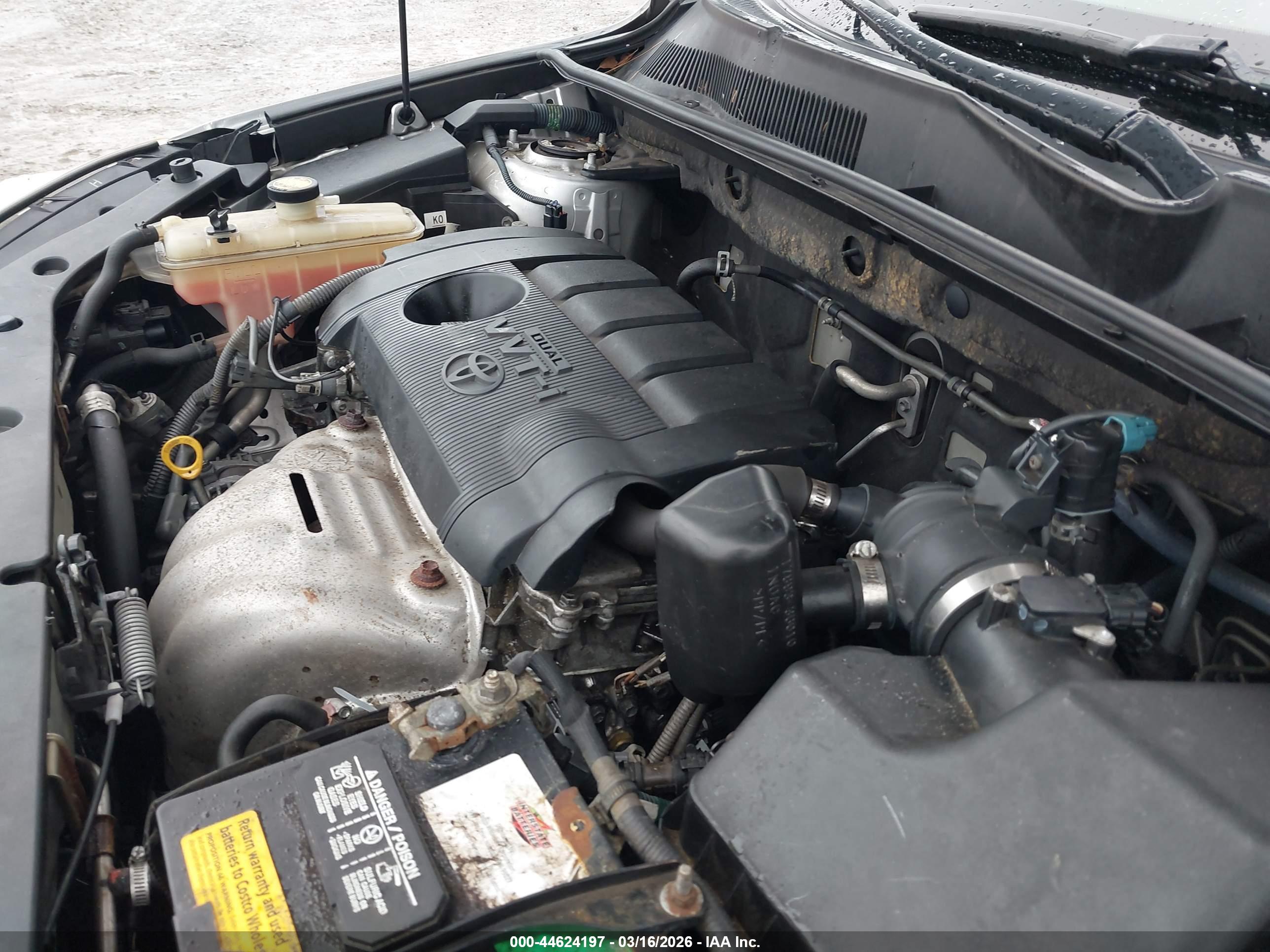 TOYOTA RAV4 image 6