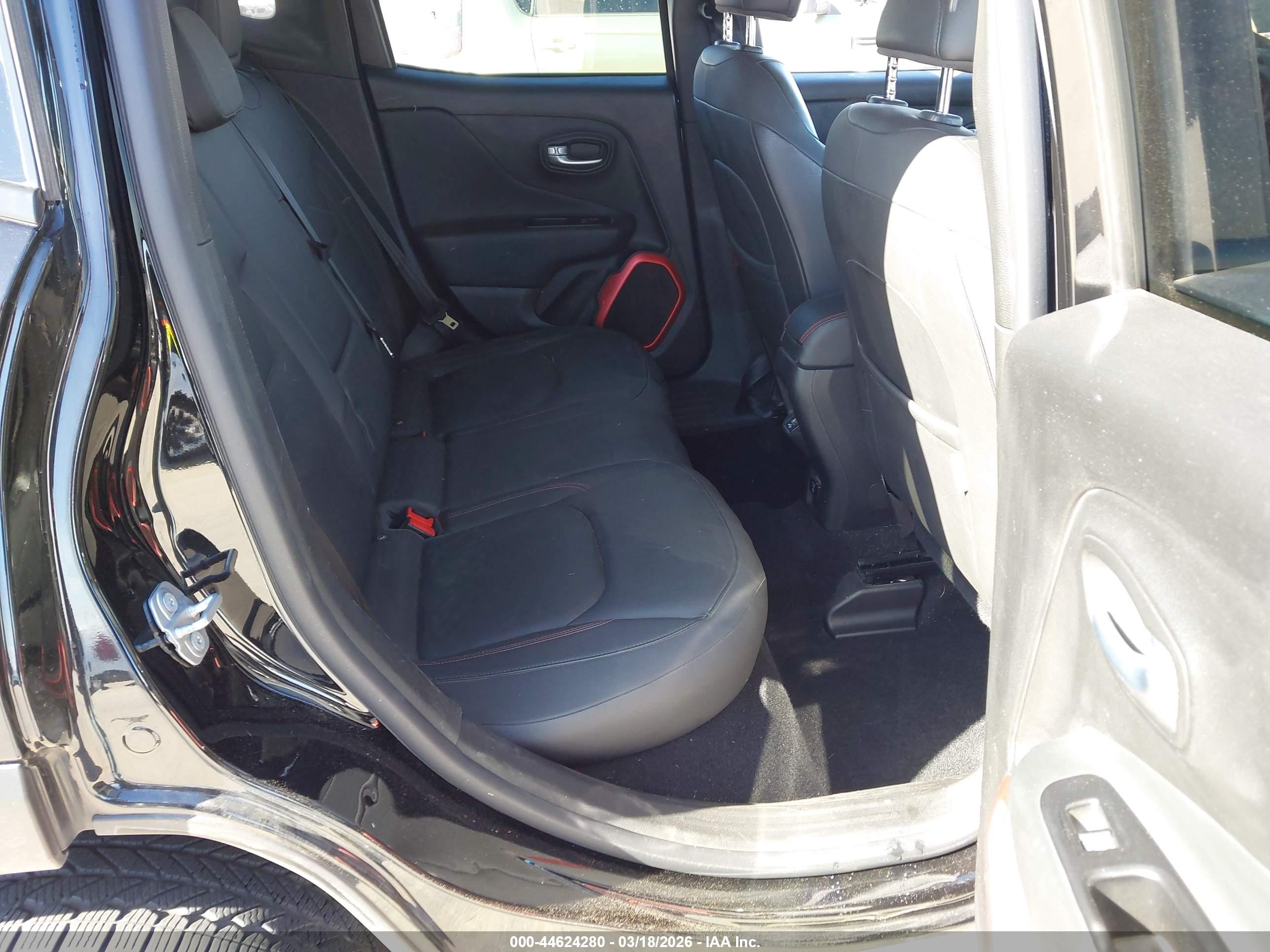 JEEP RENEGADE image 8