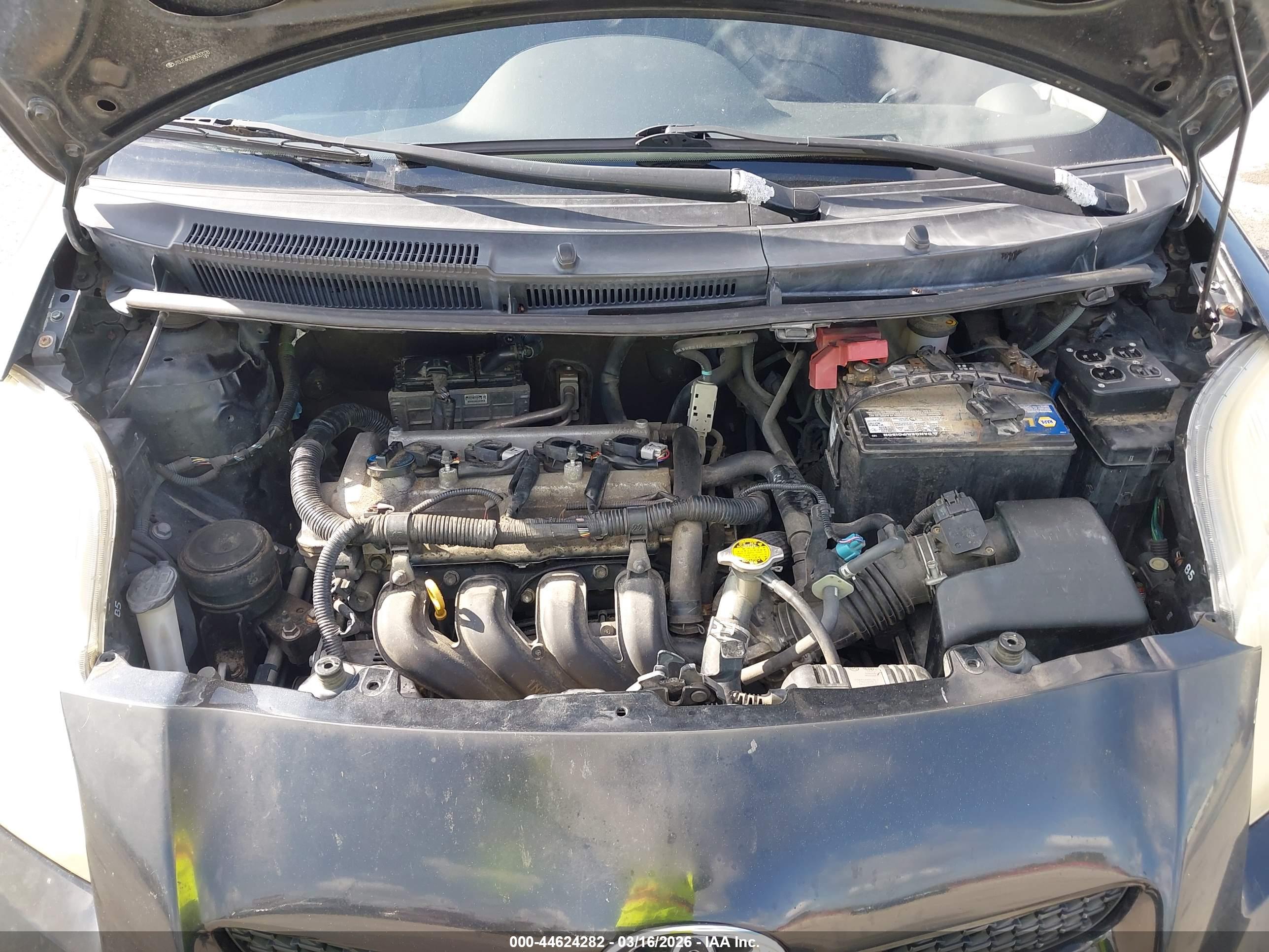 TOYOTA YARIS image 10
