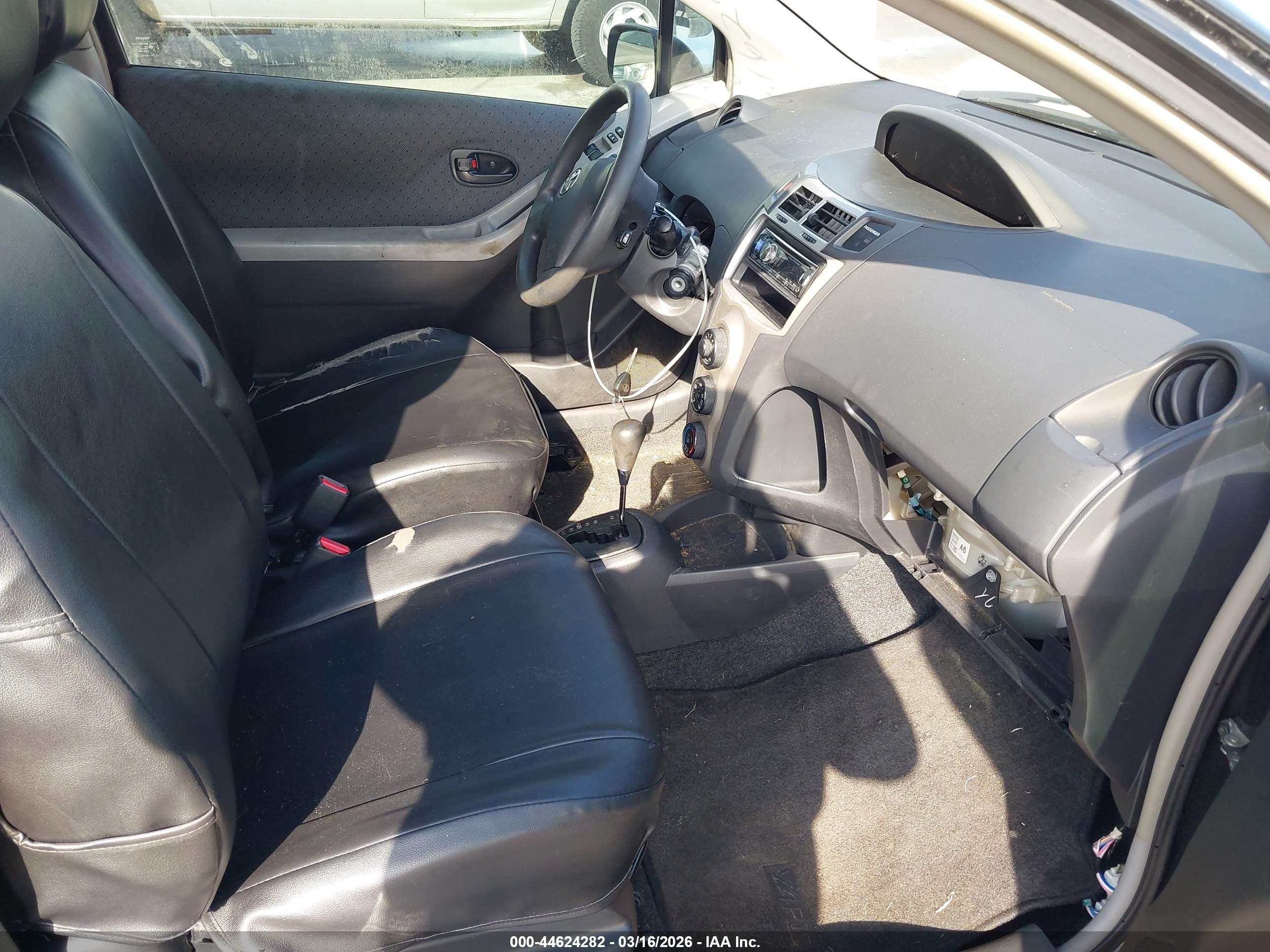 TOYOTA YARIS image 5