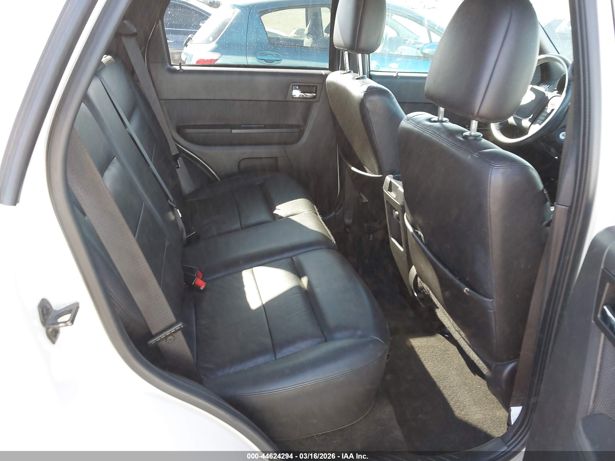 FORD ESCAPE image 8
