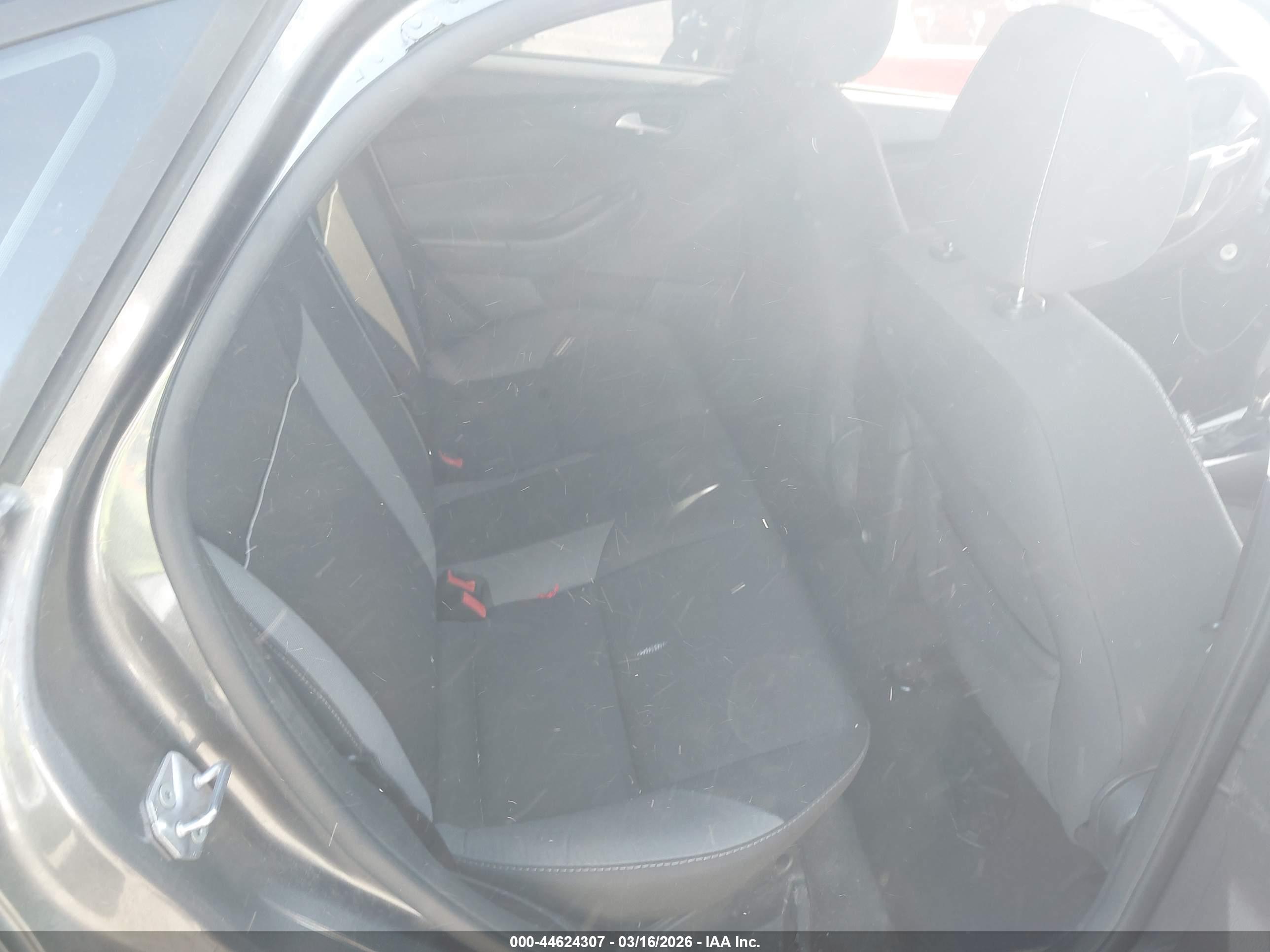FORD FOCUS image 8