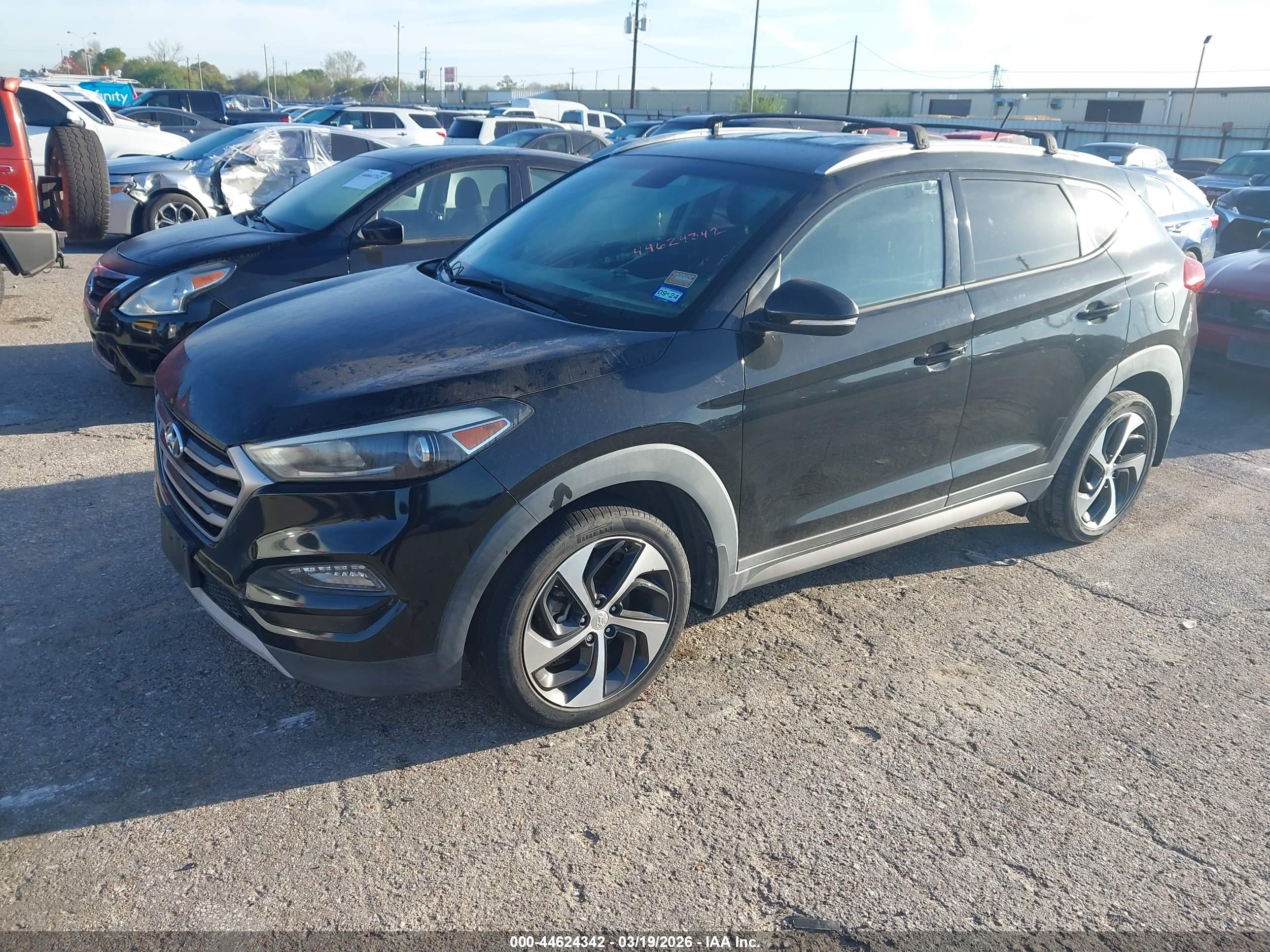 HYUNDAI TUCSON image 2