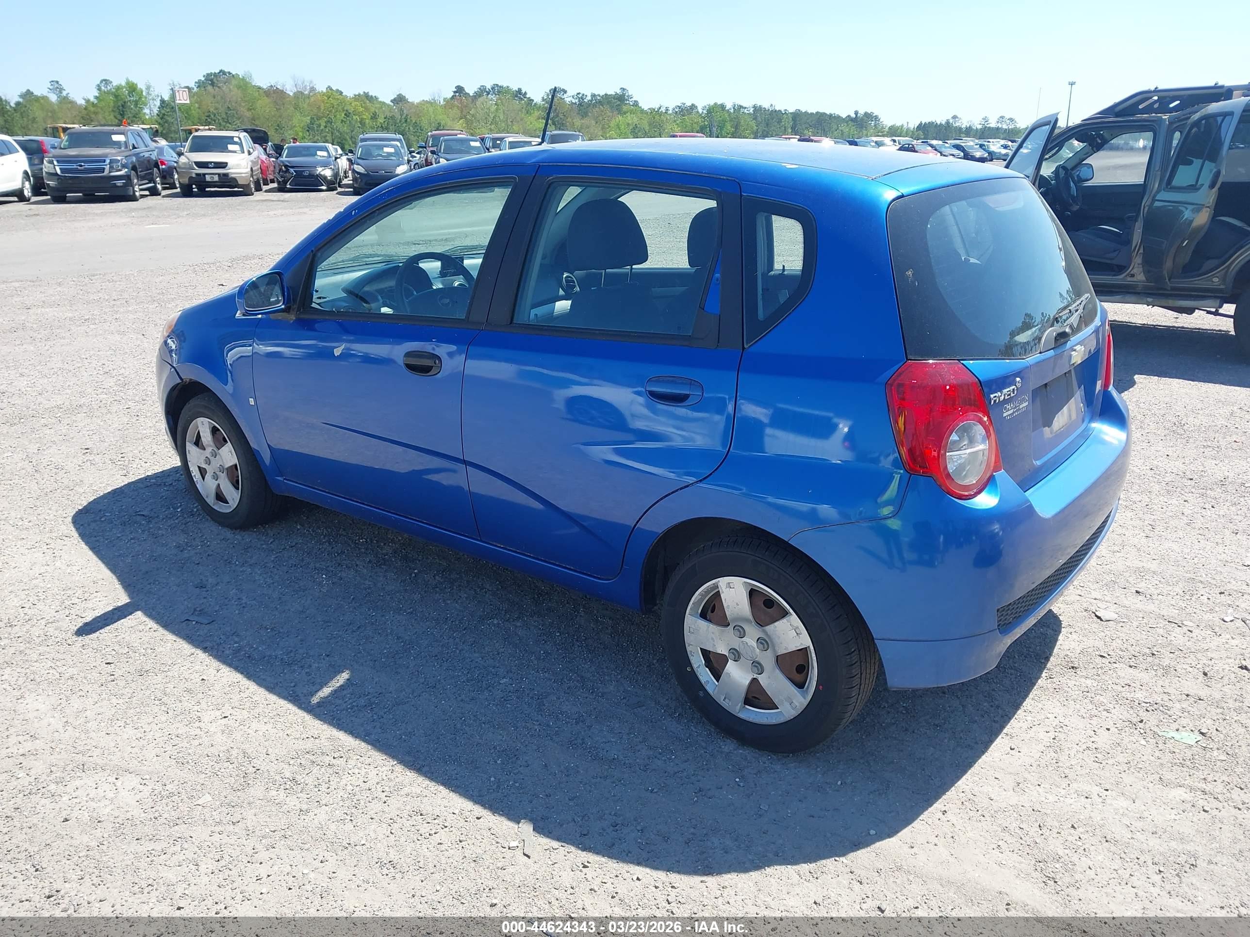 CHEVROLET AVEO image 3