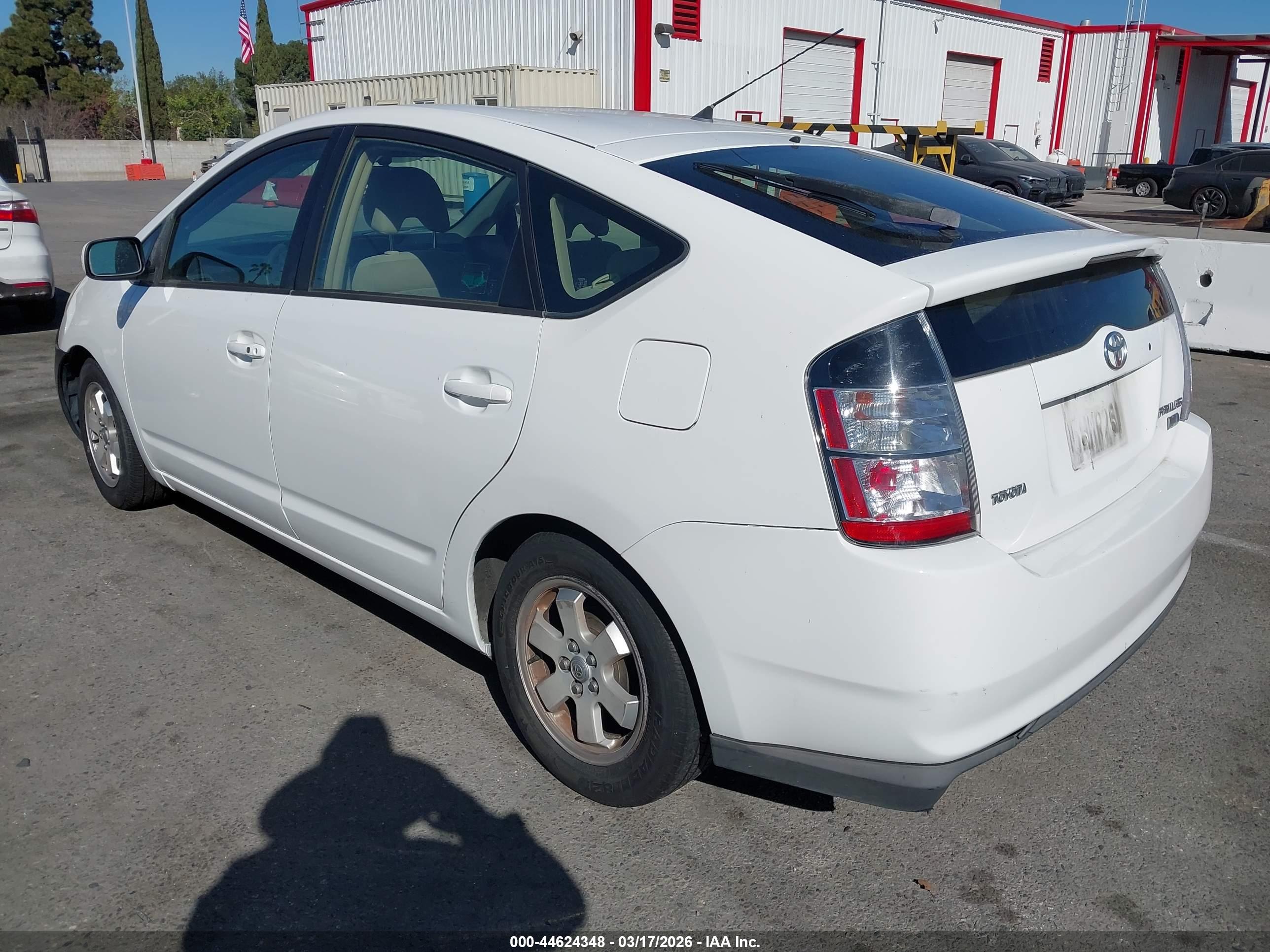TOYOTA PRIUS image 3