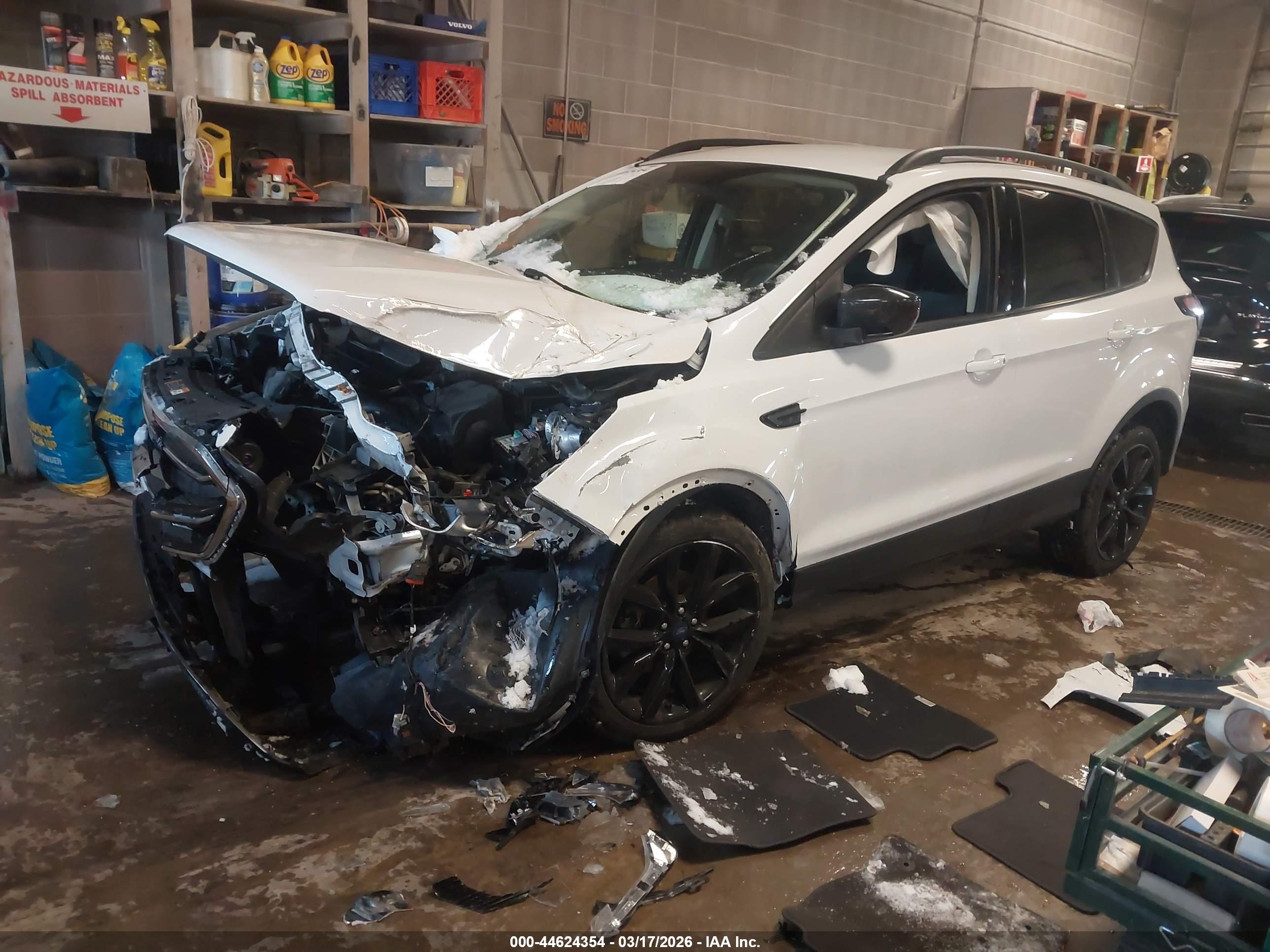 FORD ESCAPE image 2