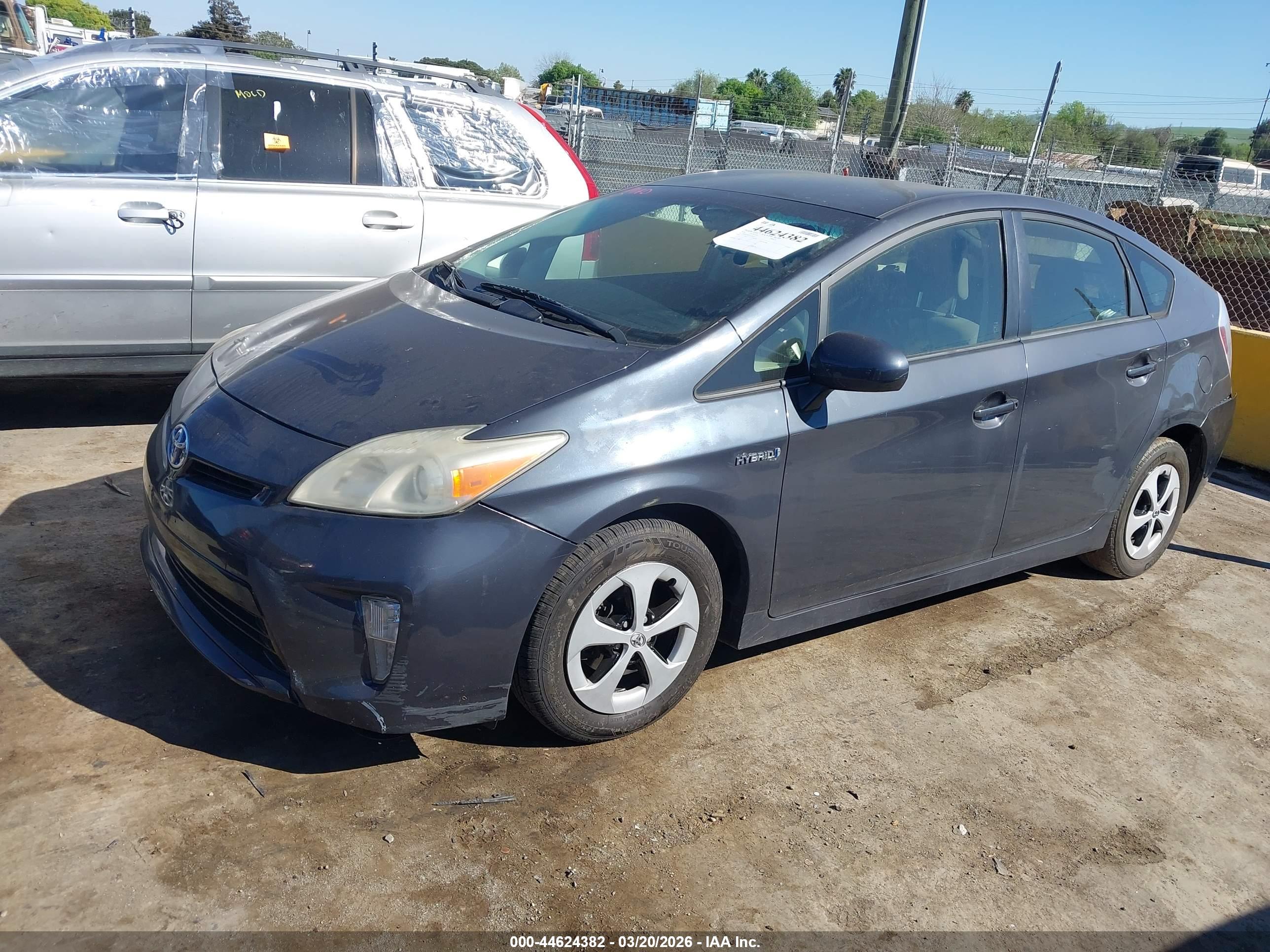 TOYOTA PRIUS image 2