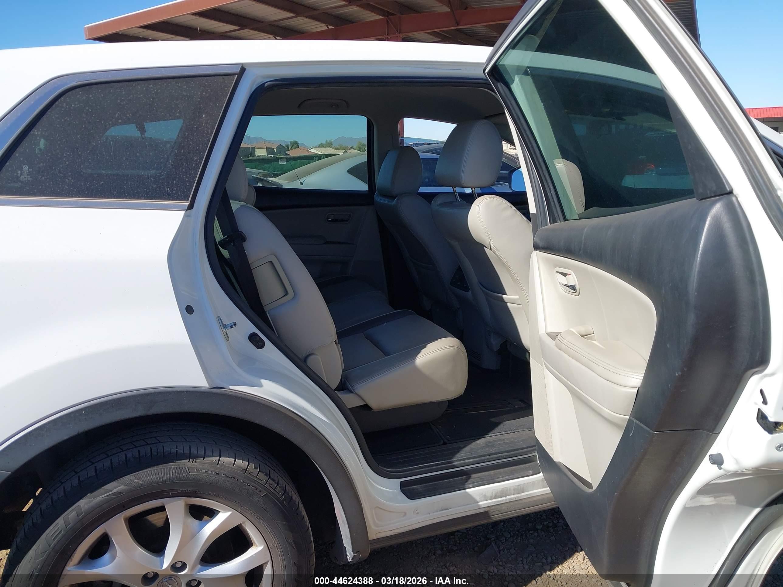 MAZDA CX-9 image 8