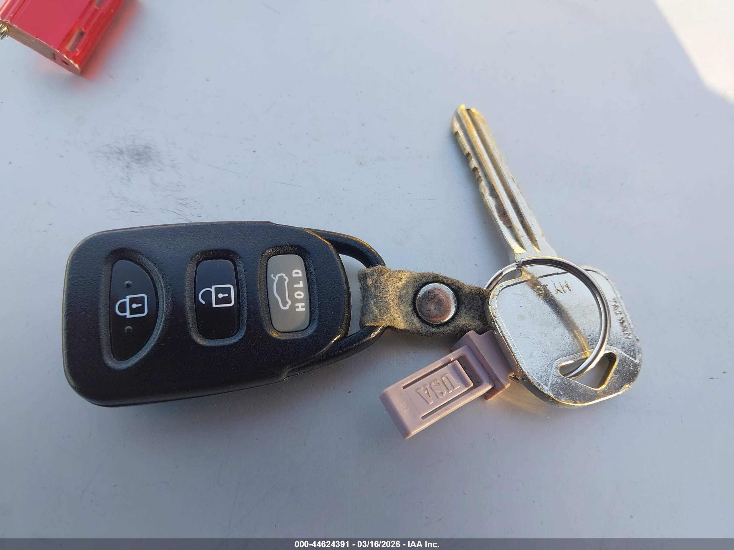 HYUNDAI ELANTRA image 11