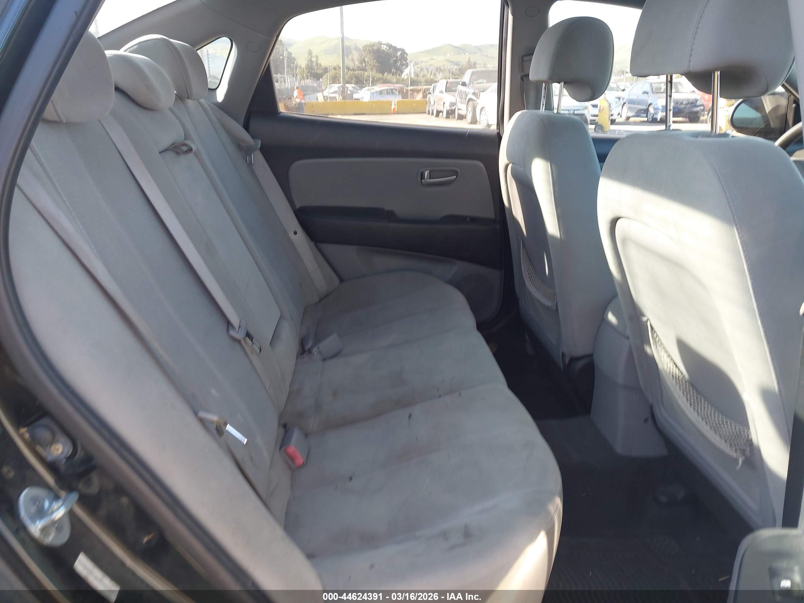 HYUNDAI ELANTRA image 8