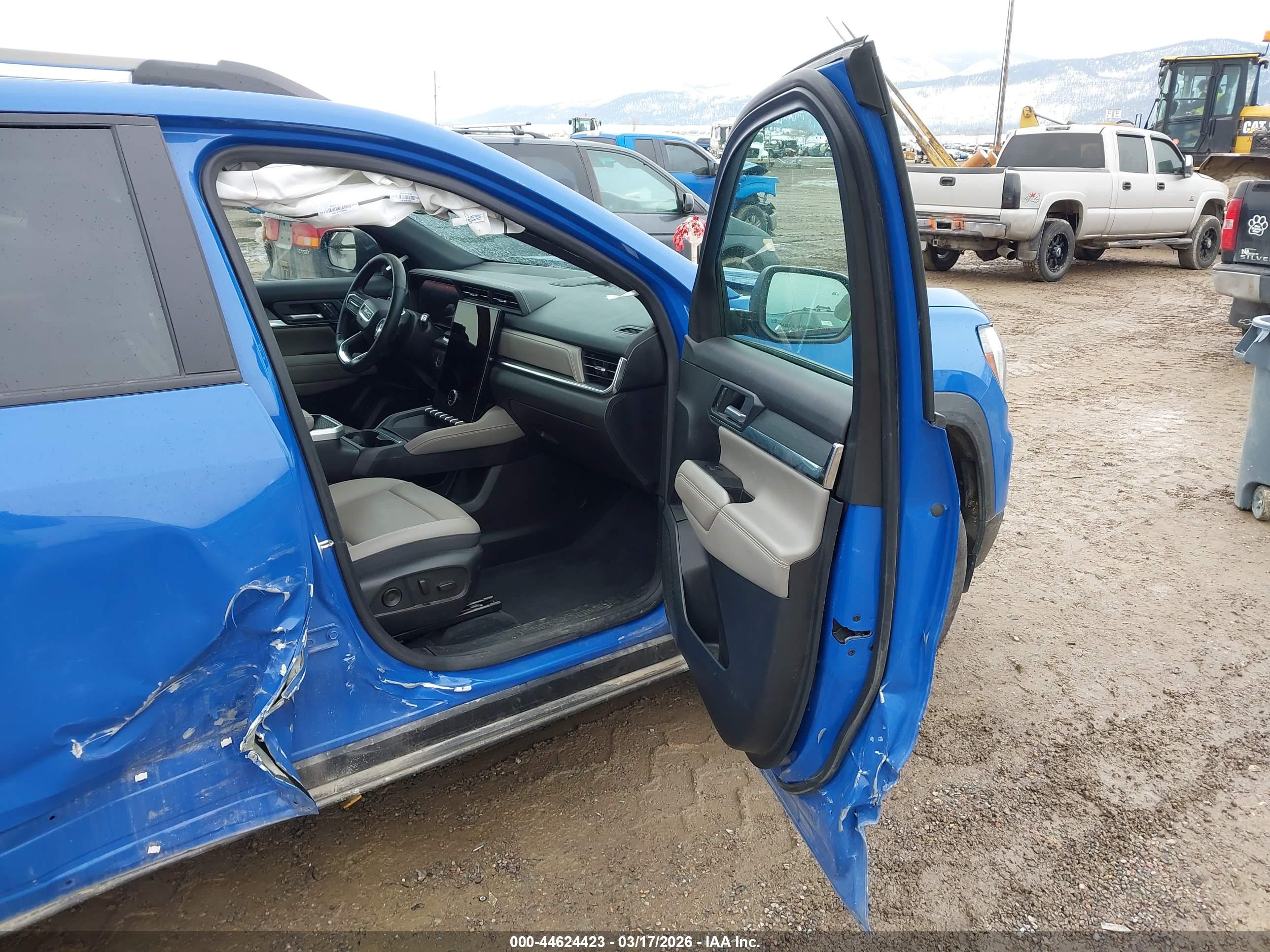 GMC TERRAIN image 5