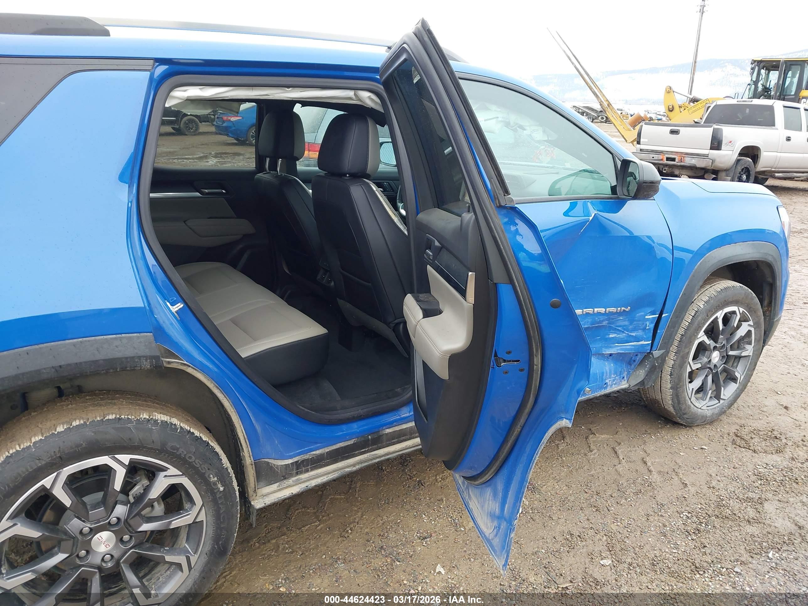 GMC TERRAIN image 8