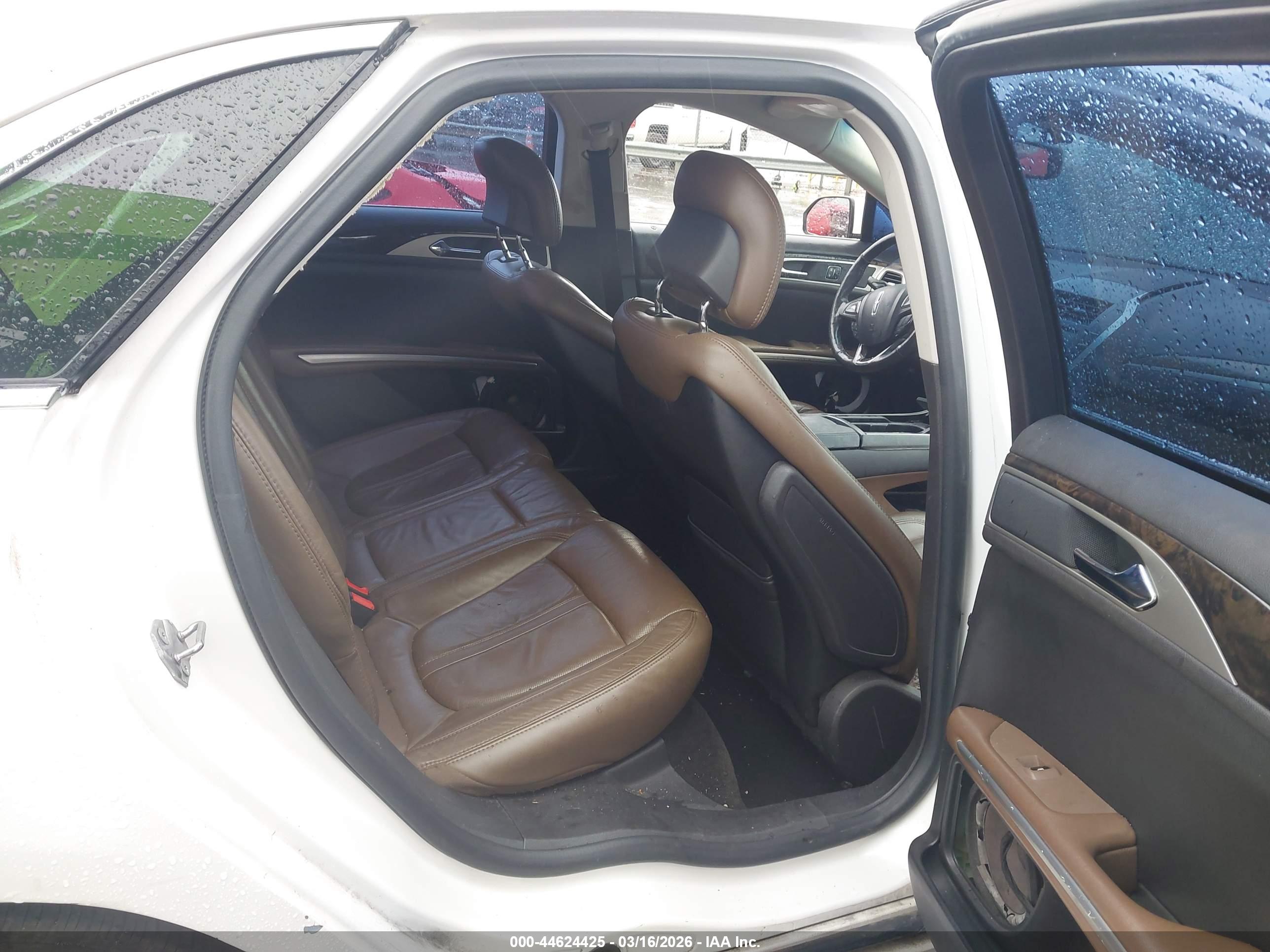 LINCOLN MKZ image 8
