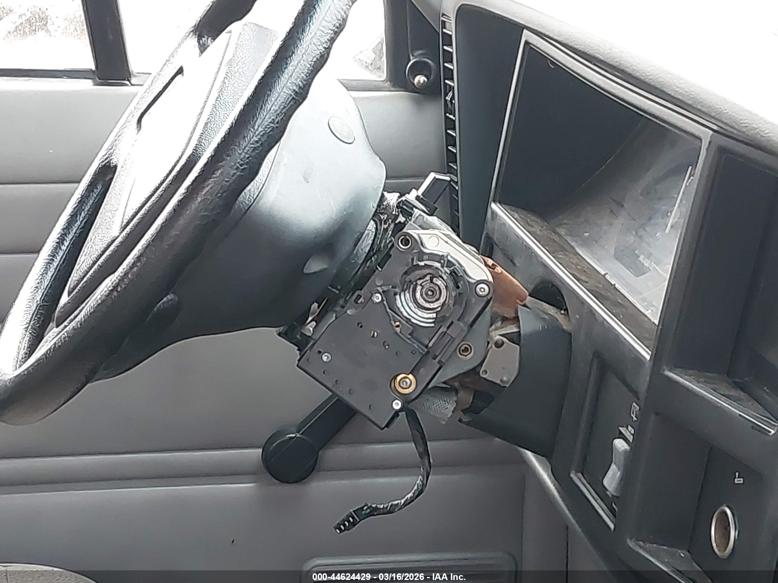 JEEP CHEROKEE image 6