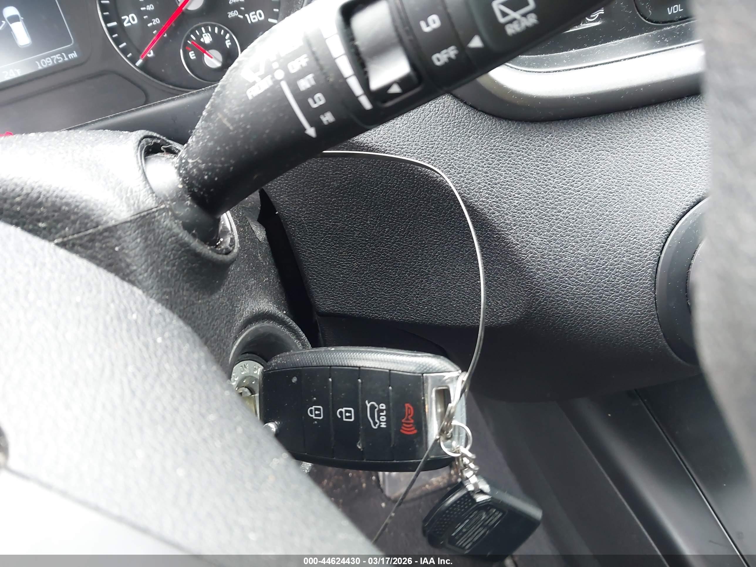 KIA SORENTO image 11