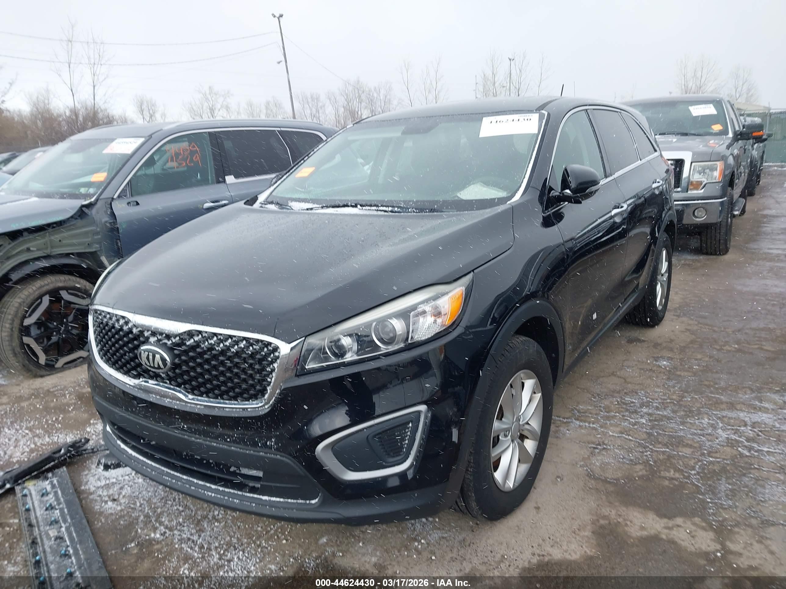 KIA SORENTO image 2