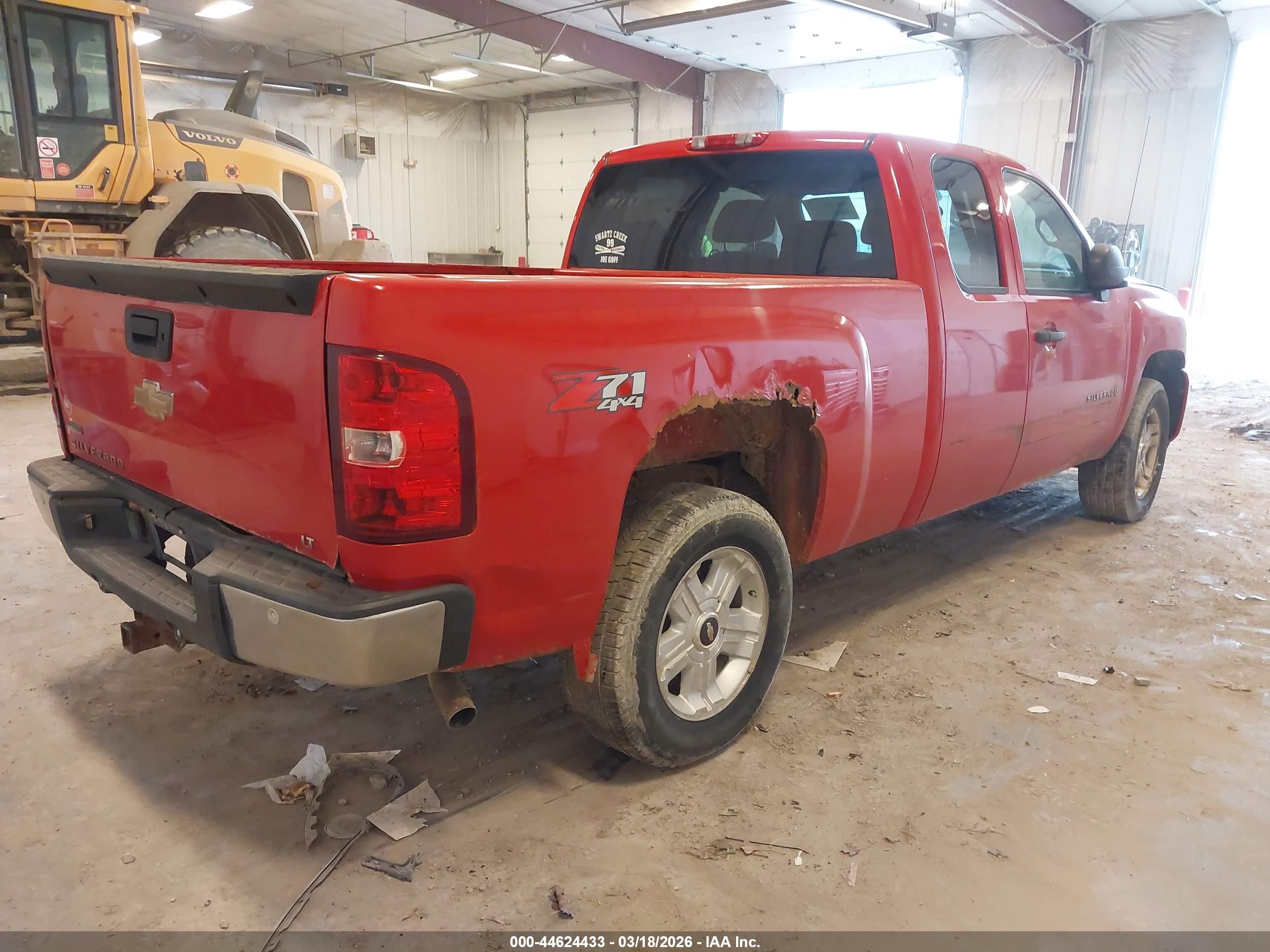 CHEVROLET SILVERADO image 4