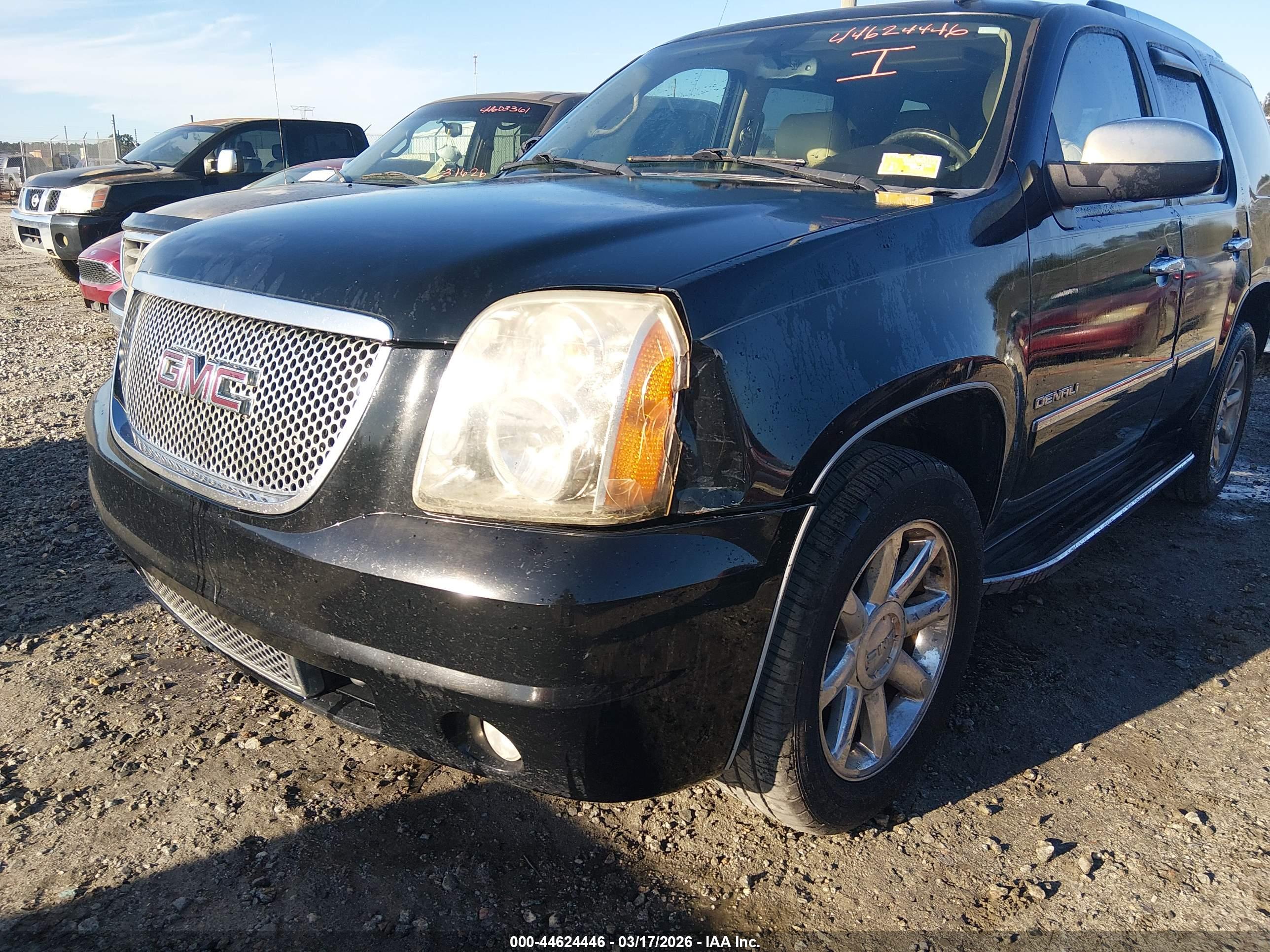 GMC YUKON image 6