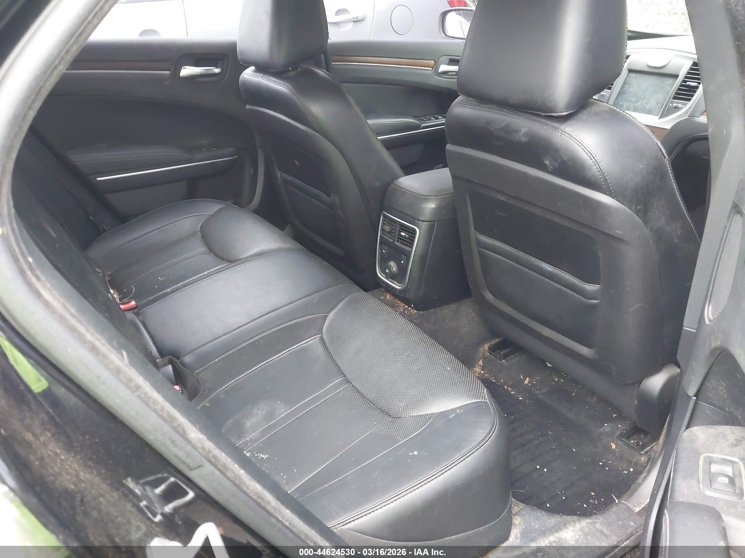 CHRYSLER 300C image 8