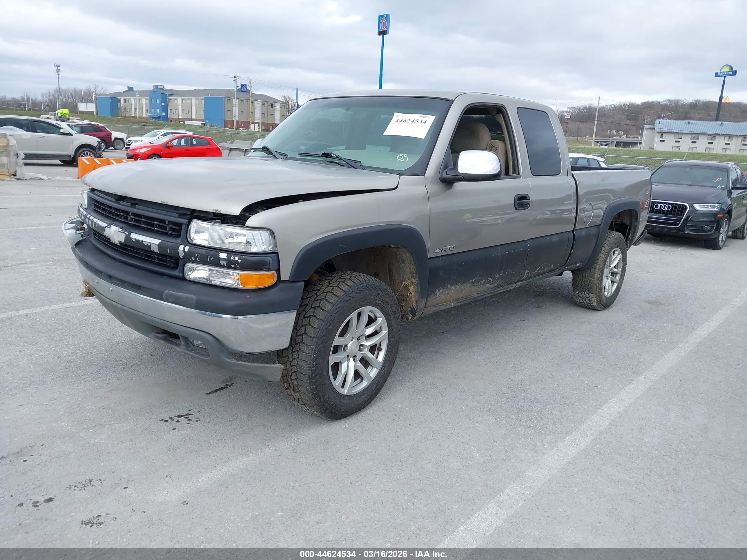 CHEVROLET SILVERADO image 2