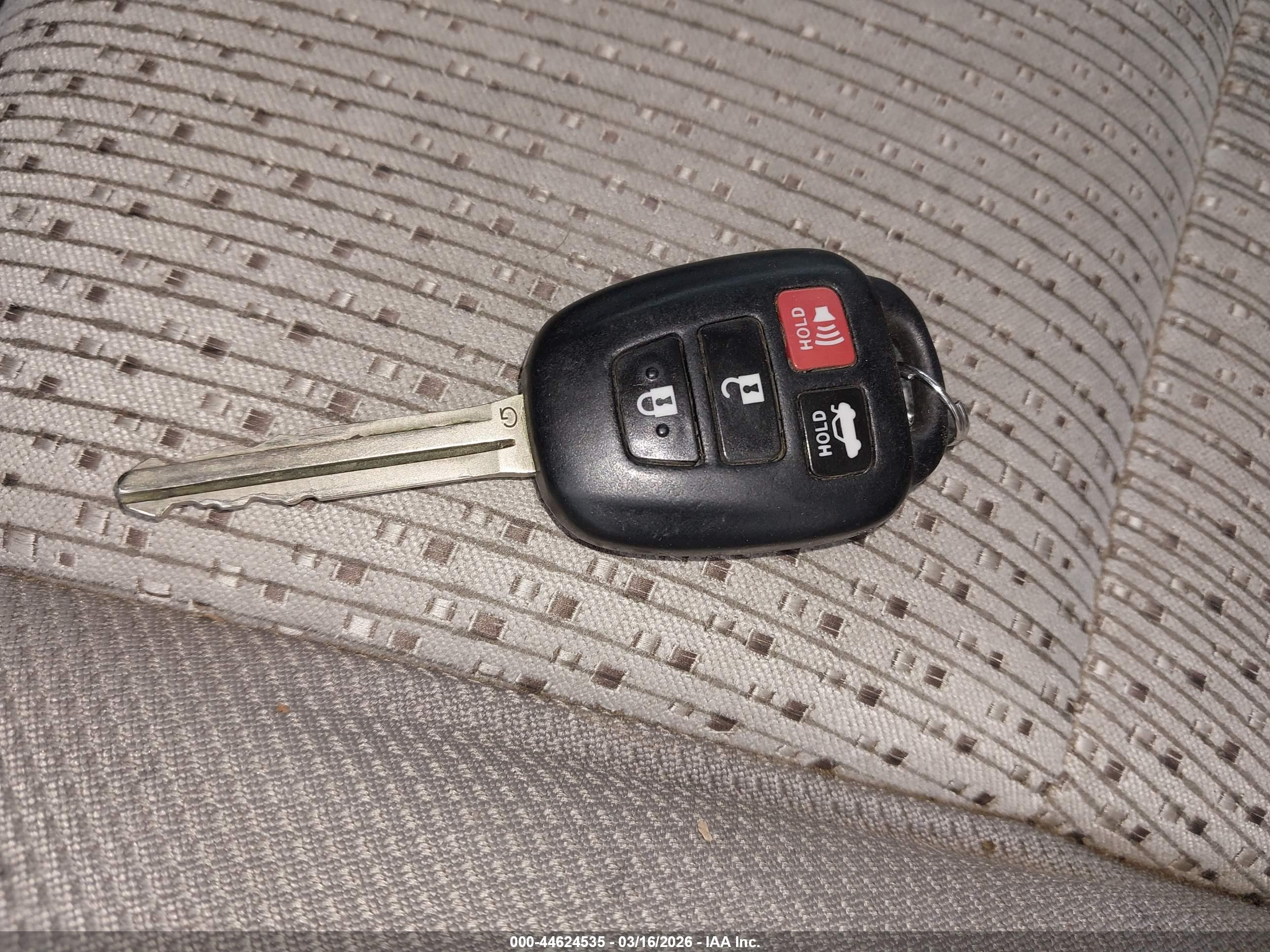 TOYOTA CAMRY image 11
