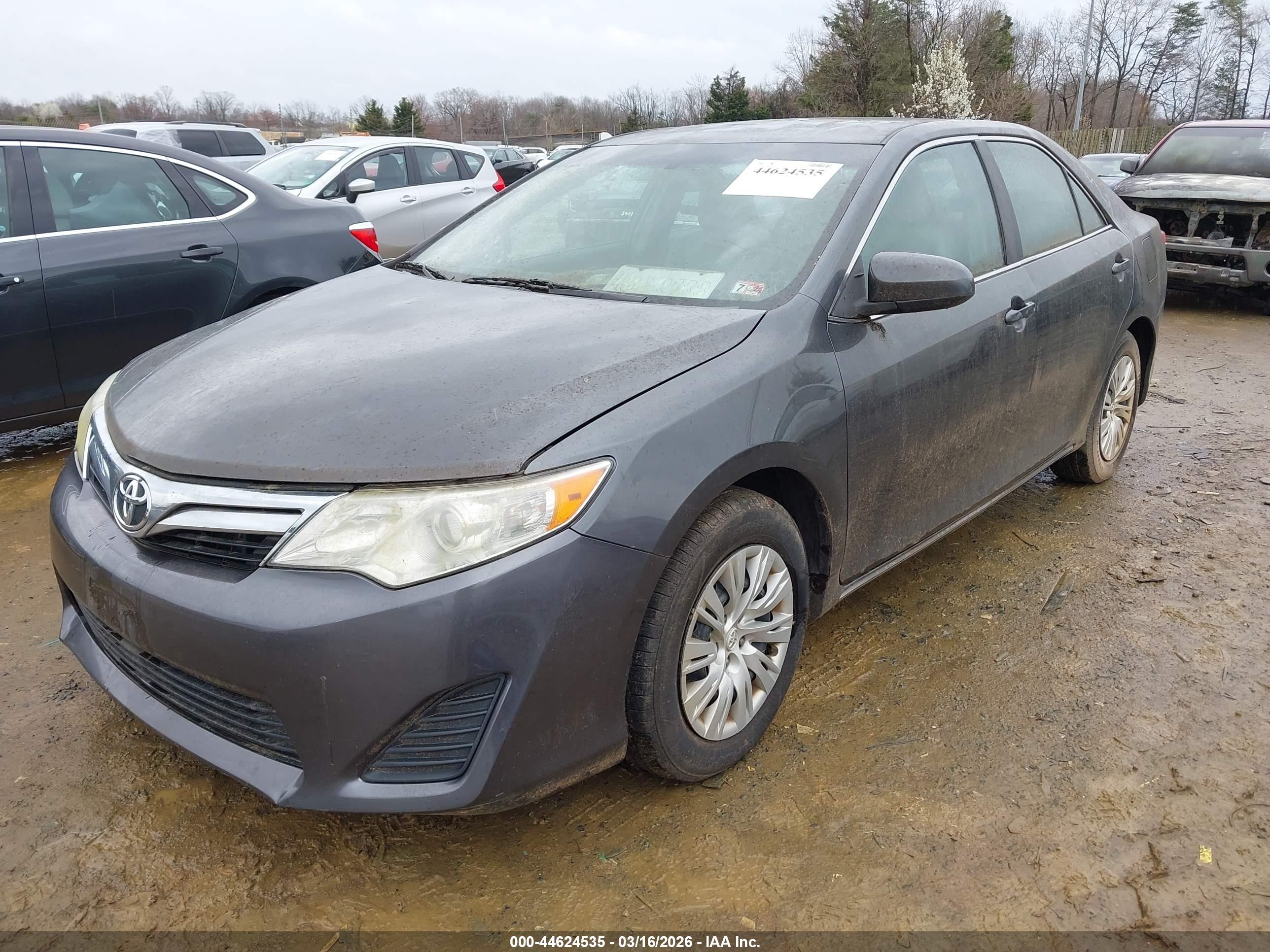 TOYOTA CAMRY image 2