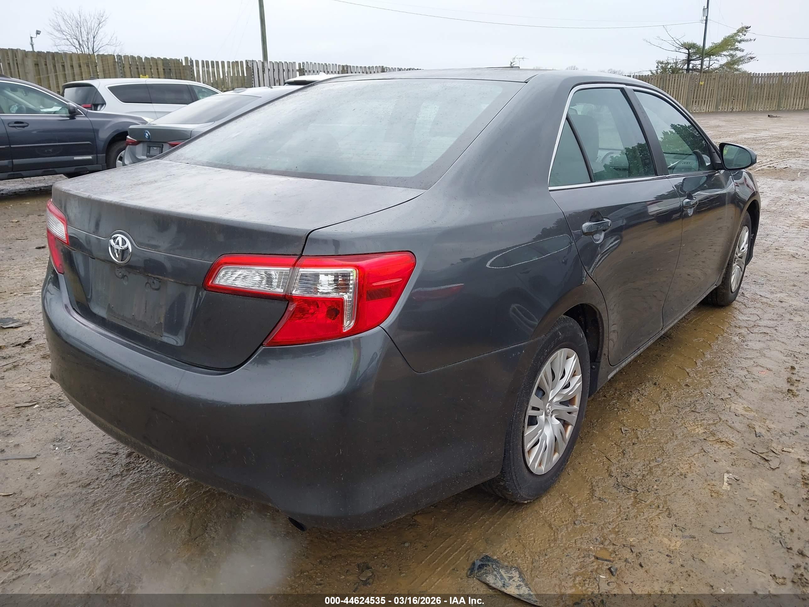 TOYOTA CAMRY image 4