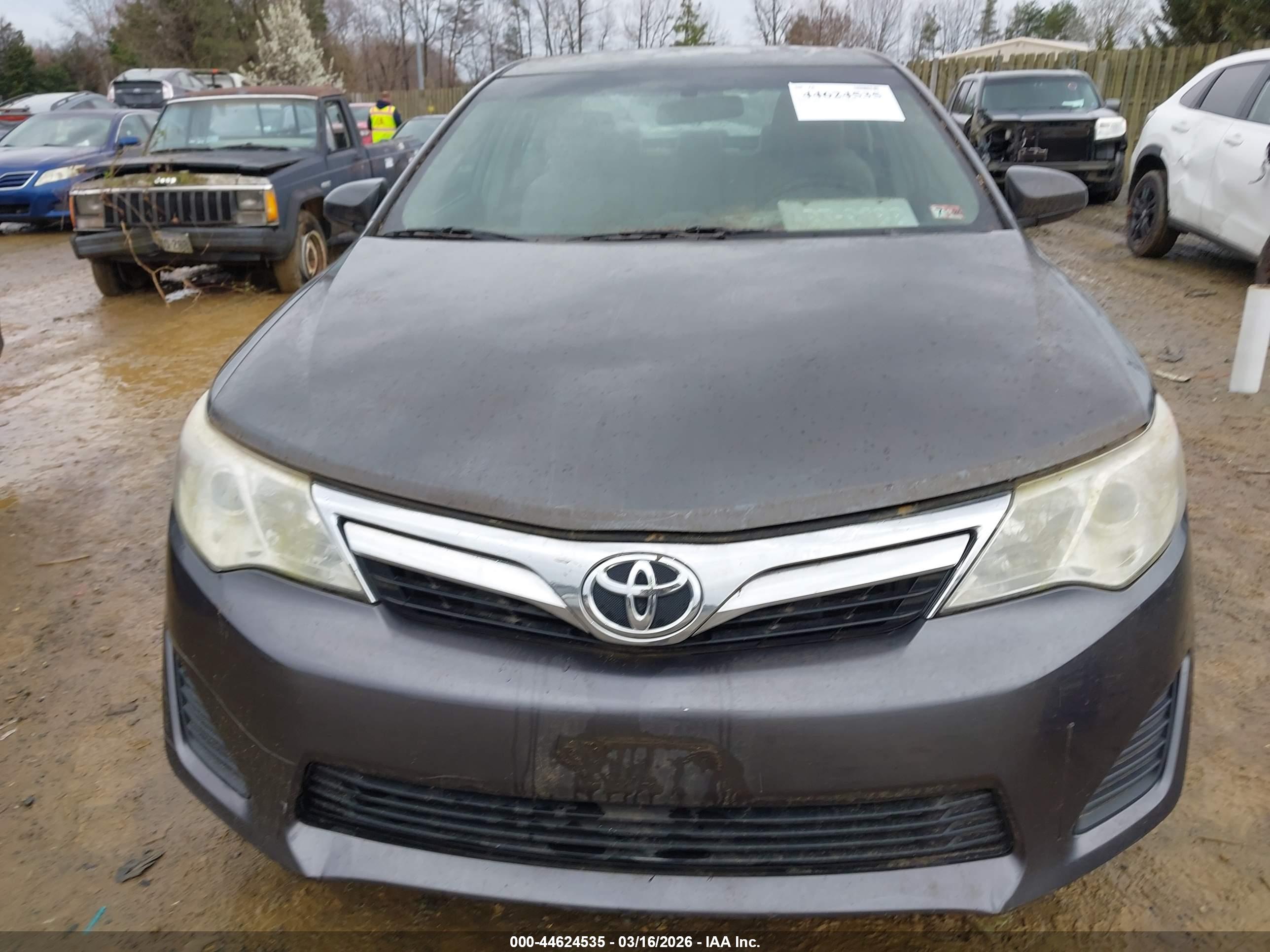 TOYOTA CAMRY image 6