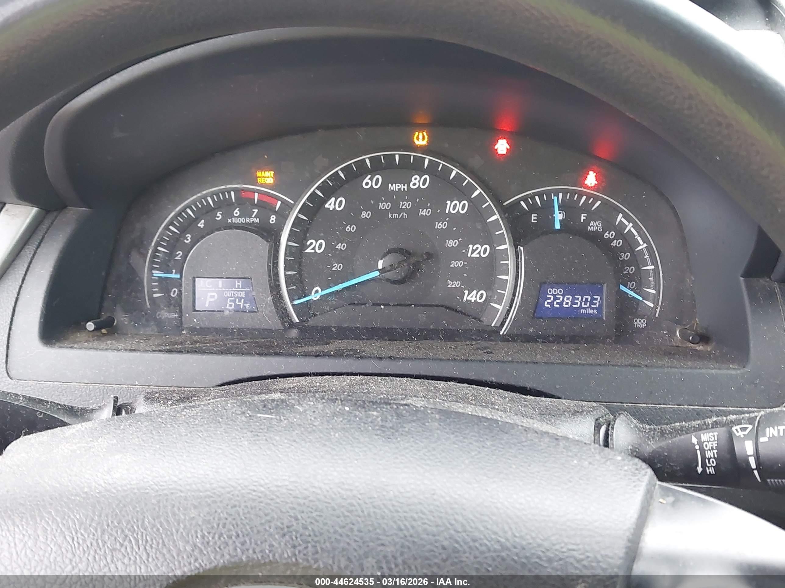 TOYOTA CAMRY image 7