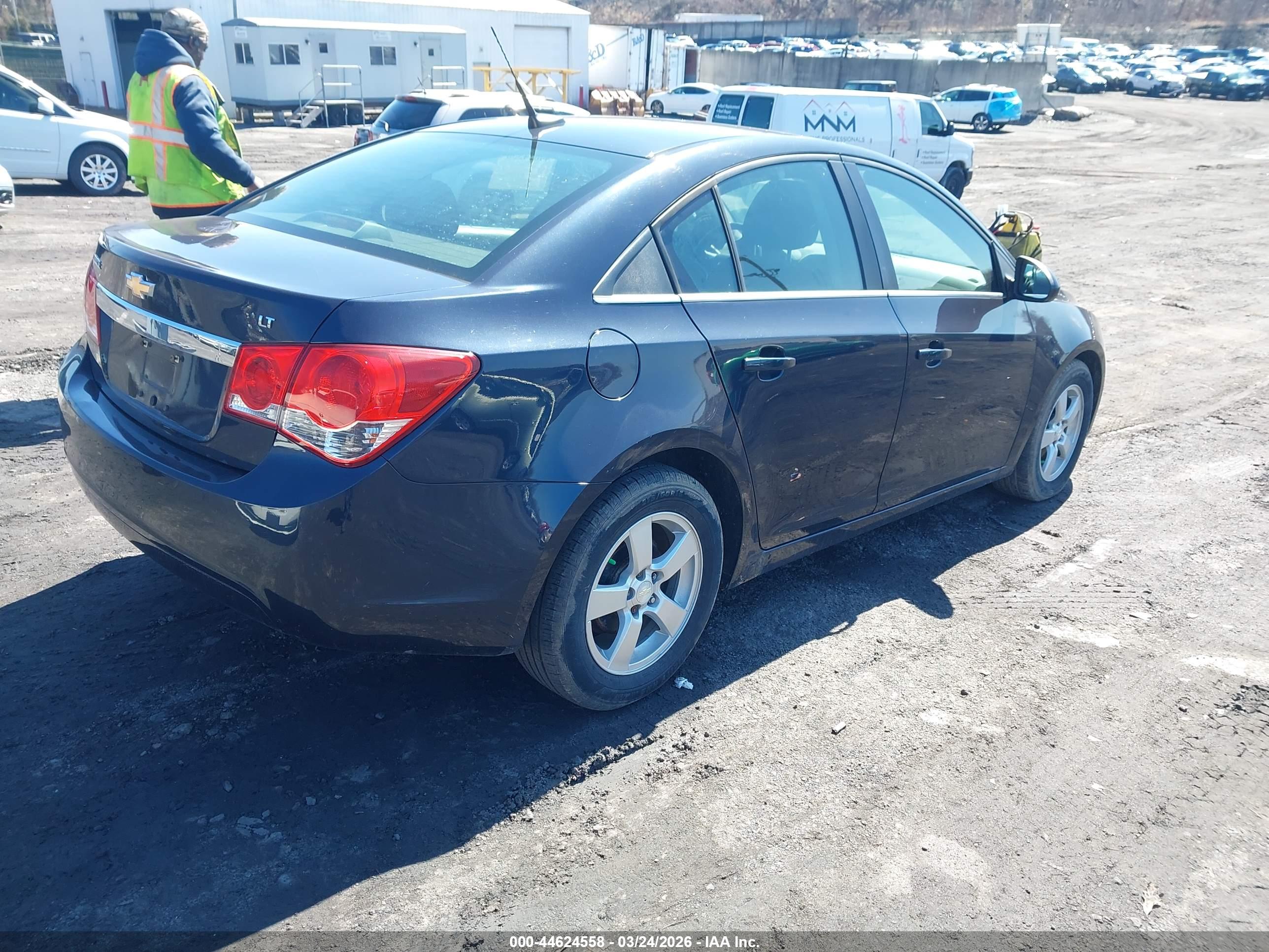 CHEVROLET CRUZE image 4
