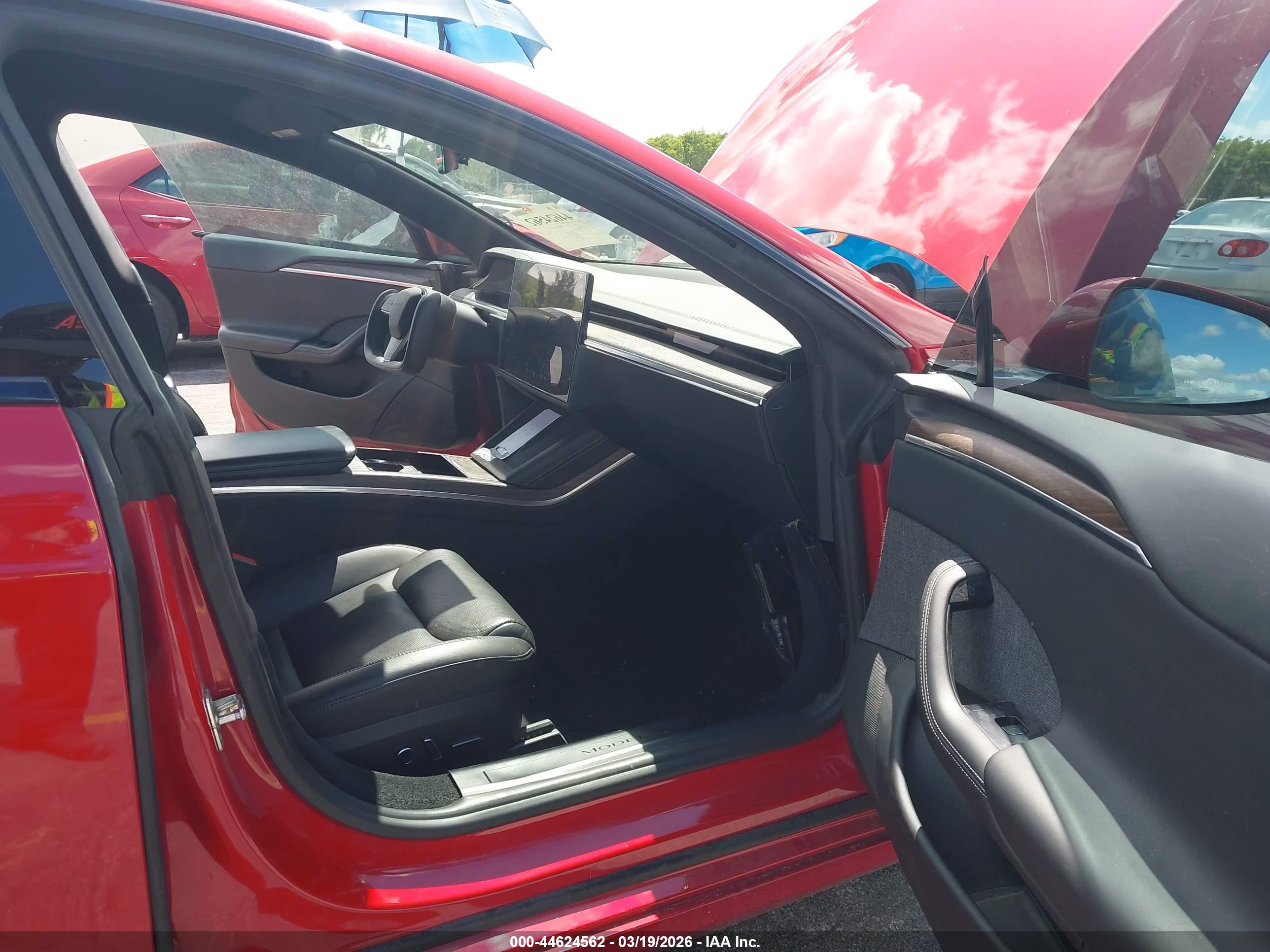 TESLA MODEL image 5