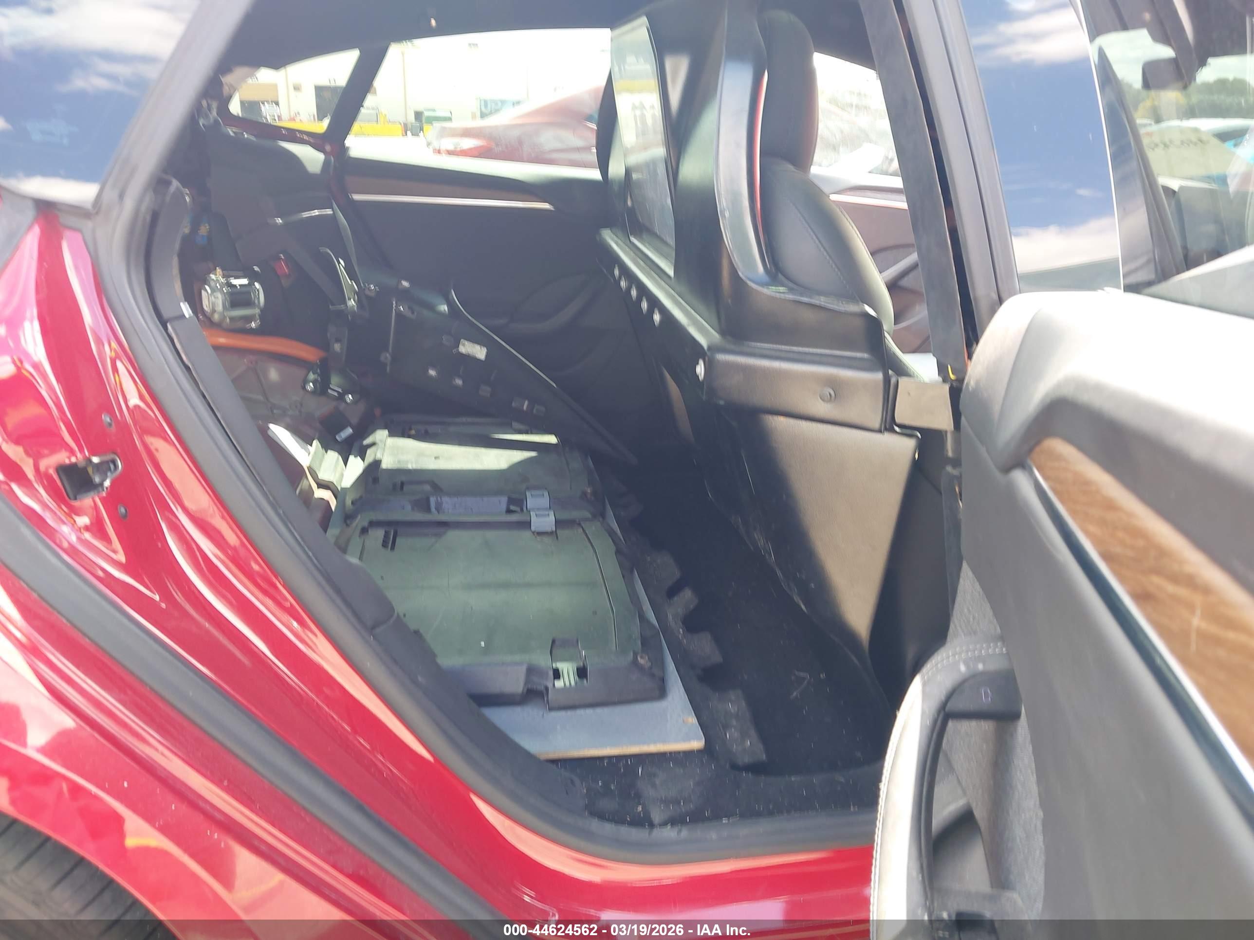 TESLA MODEL image 8