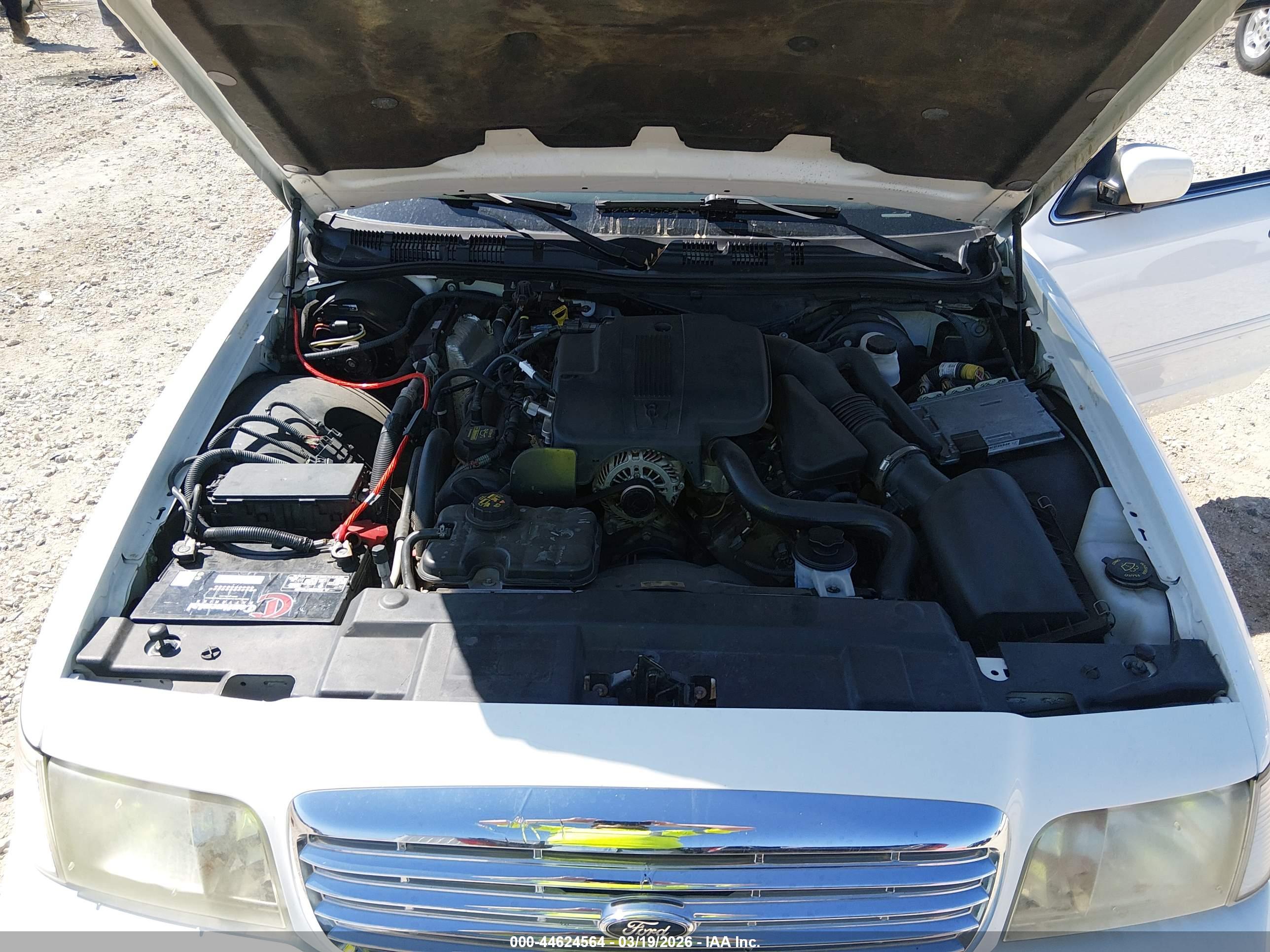FORD CROWN image 10