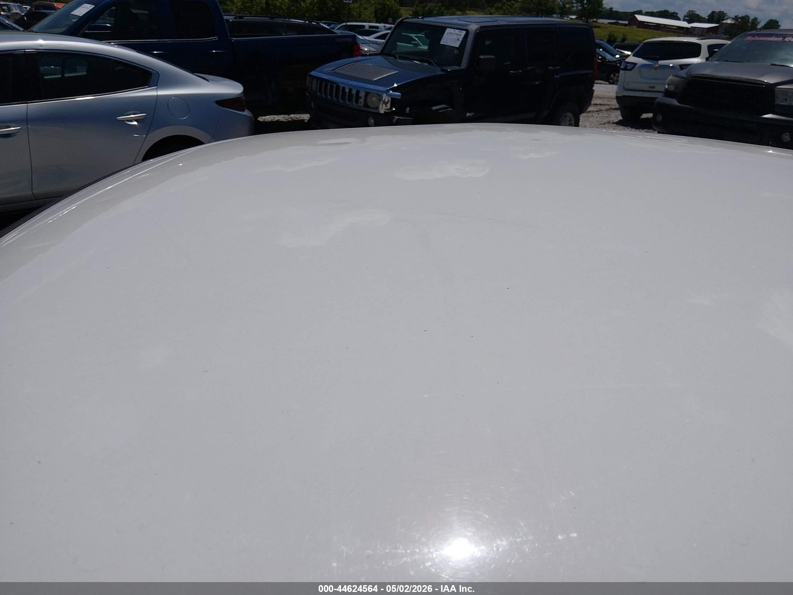 FORD CROWN image 6