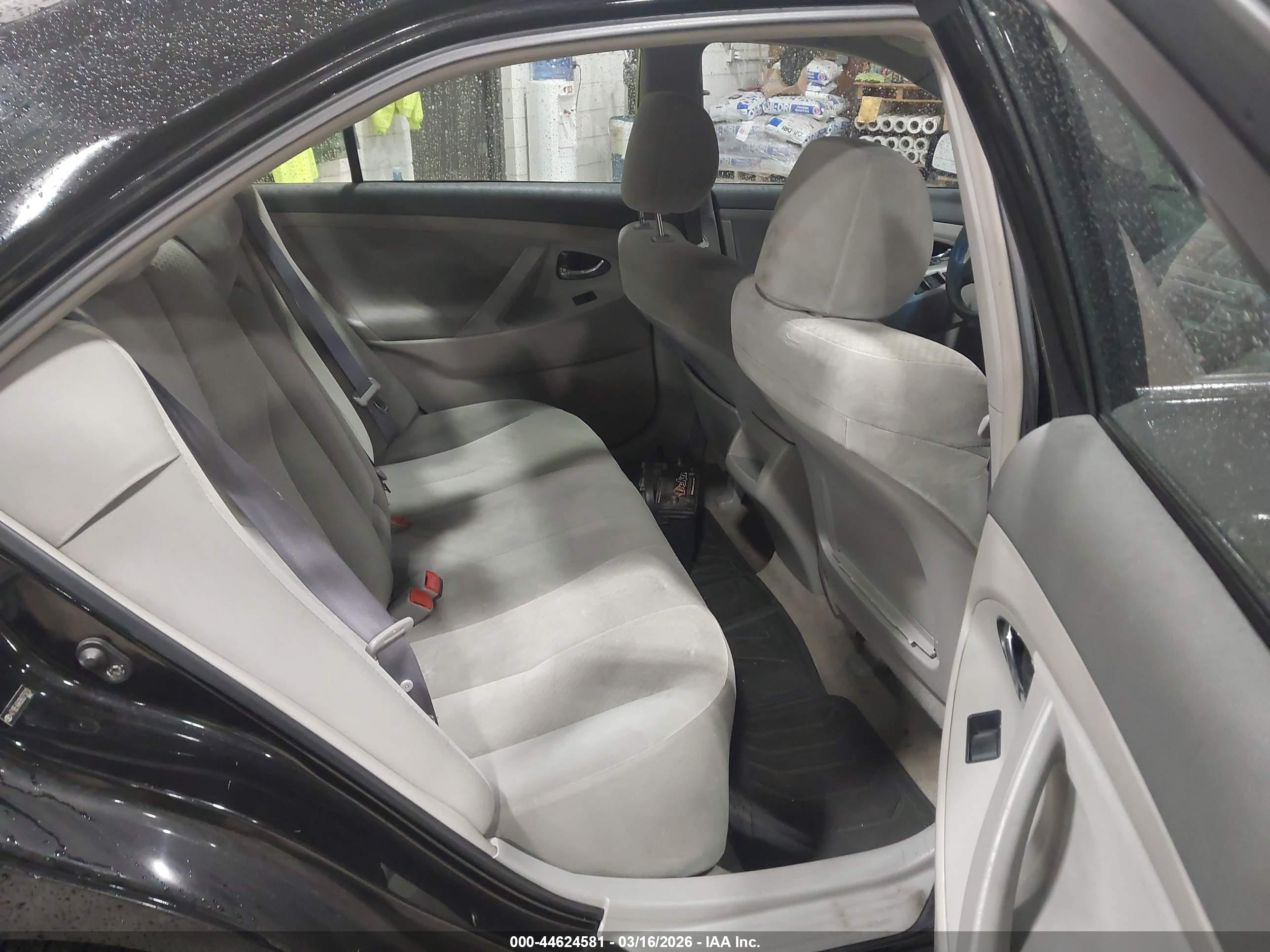 TOYOTA CAMRY image 8