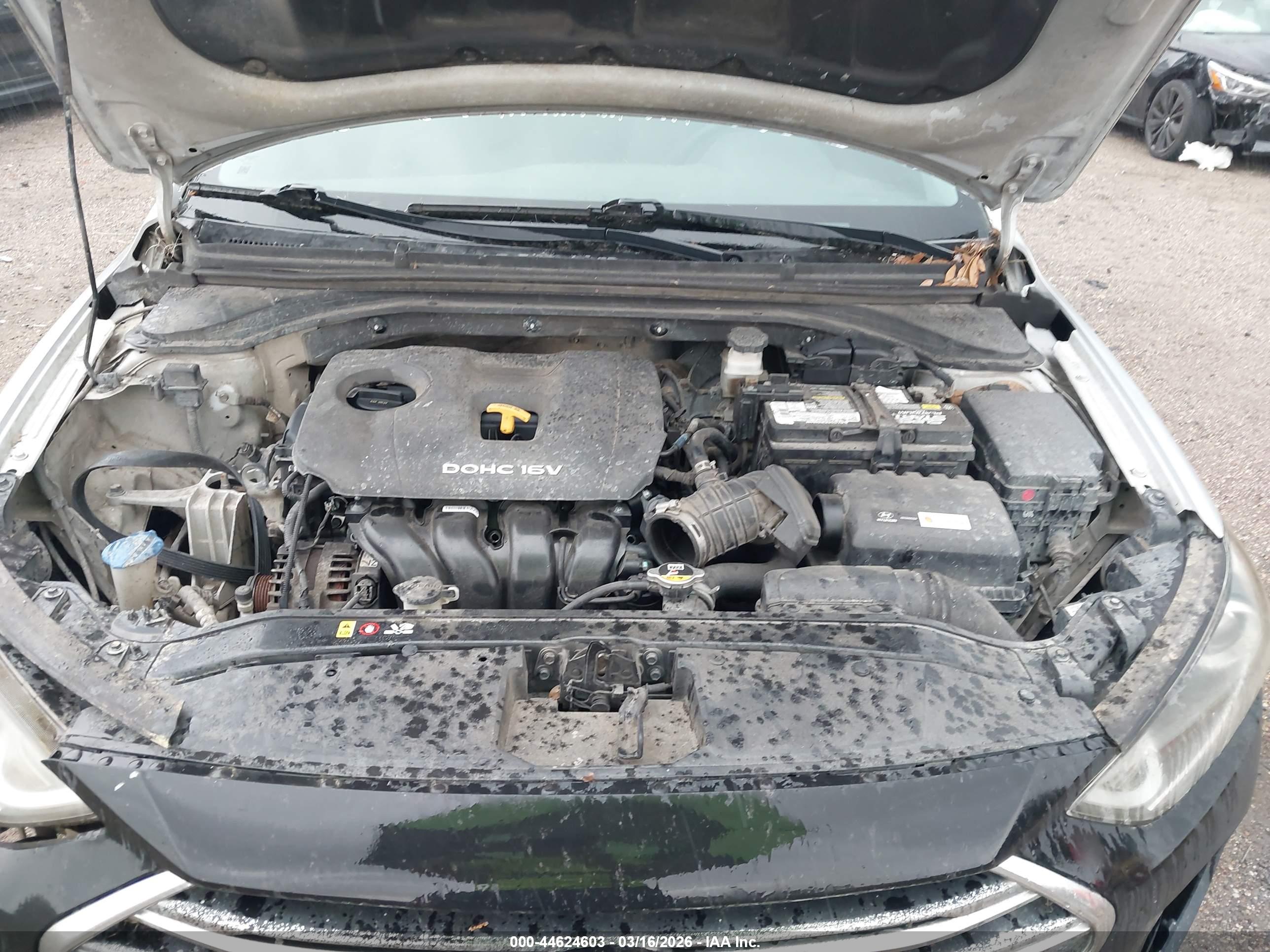 HYUNDAI ELANTRA image 10